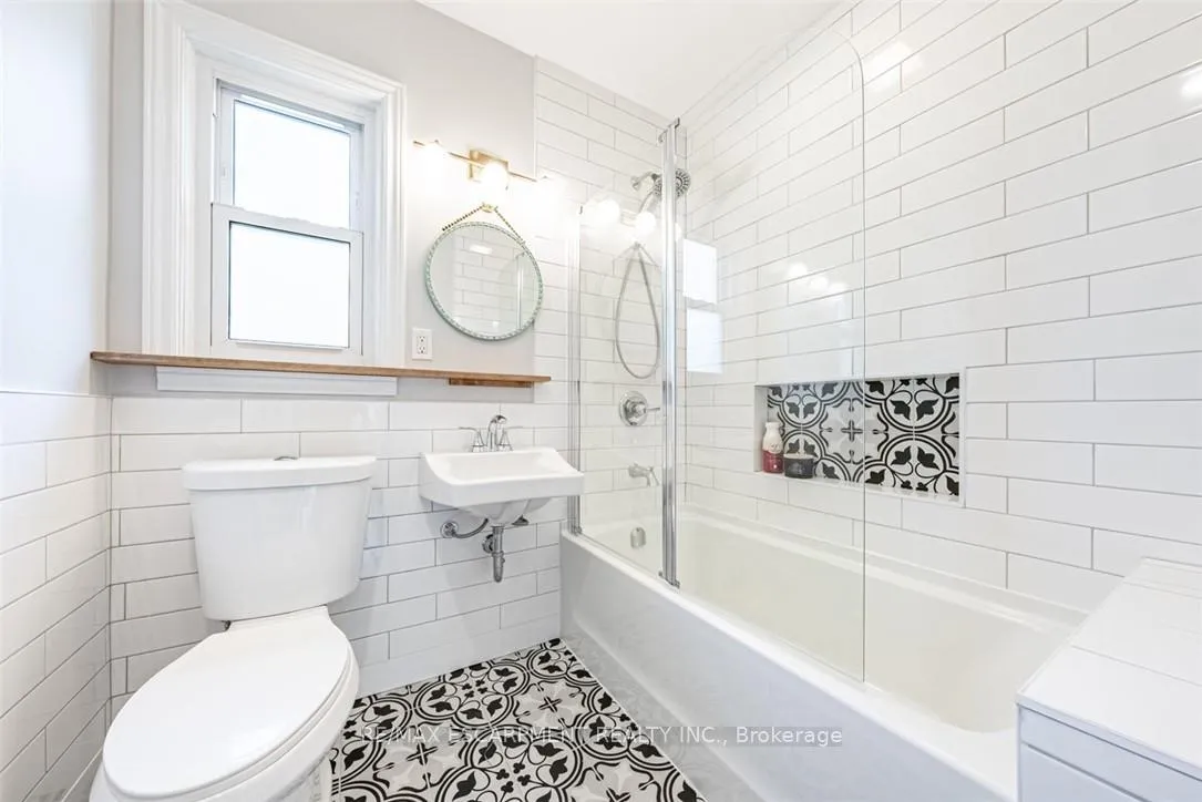 Photo 18 of 930 West 5th Street, Hamilton, Gourley — HOMEH