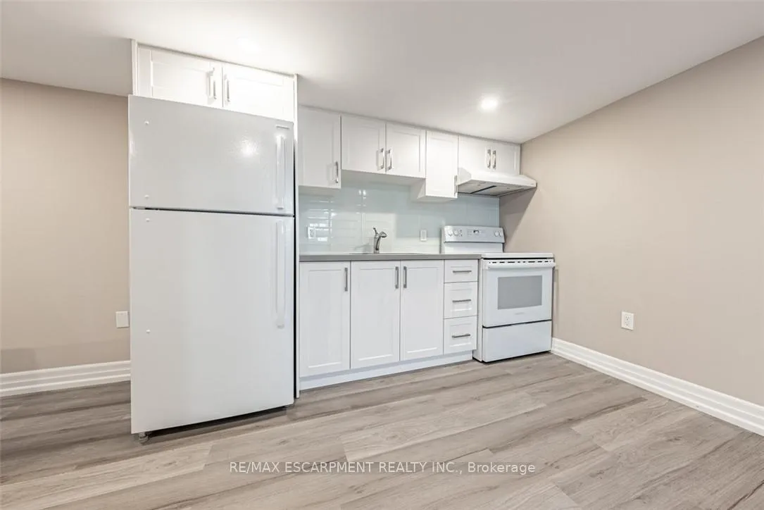 Photo 21 of 930 West 5th Street, Hamilton, Gourley — HOMEH