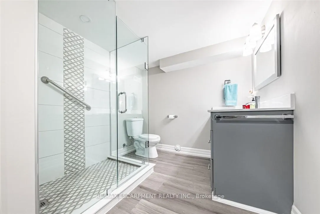 Photo 27 of 930 West 5th Street, Hamilton, Gourley — HOMEH