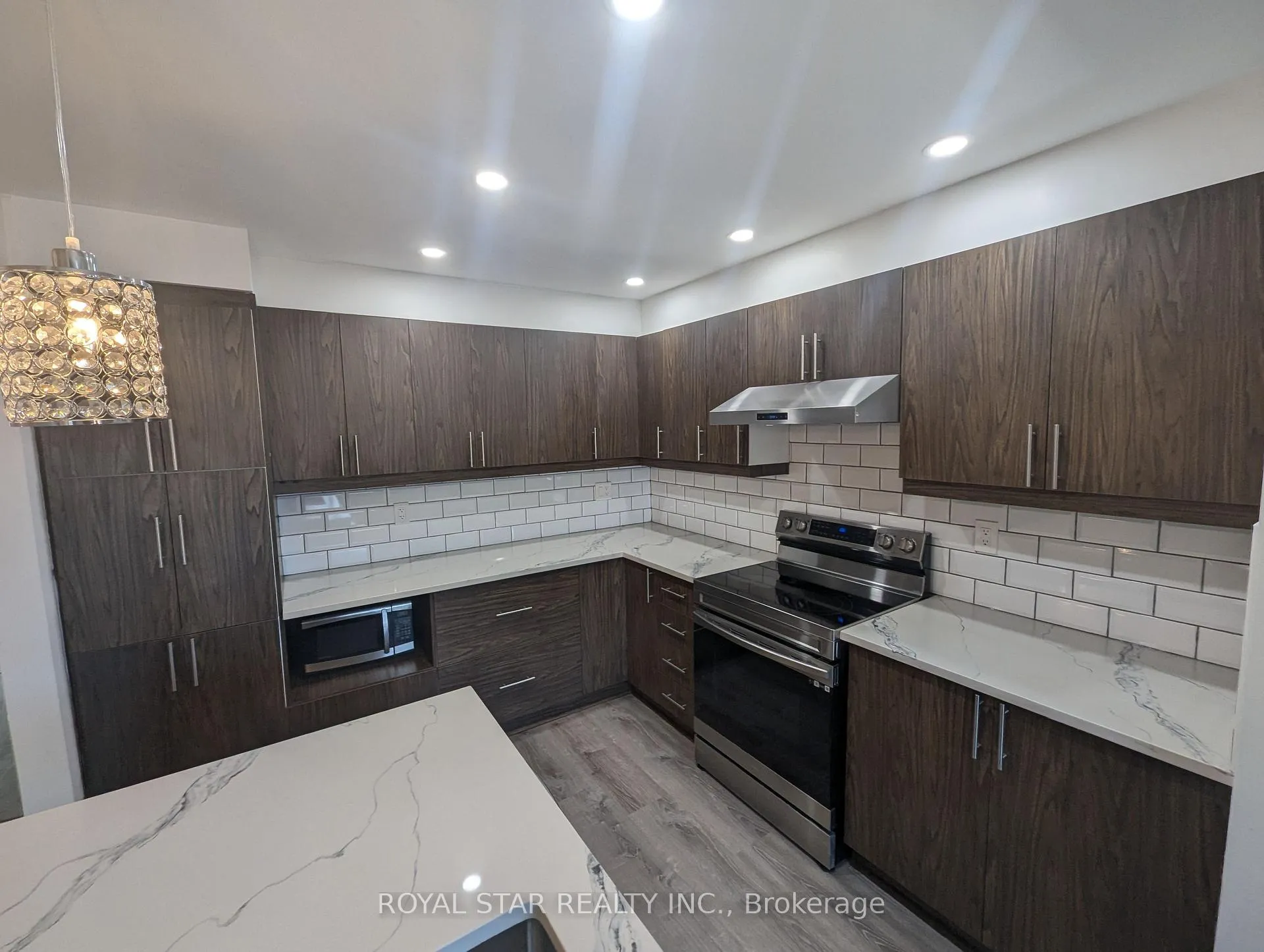 Photo 9 of 44 Winchester Drive, Ottawa, Kanata - Glencairn/Hazeldean — HOMEH