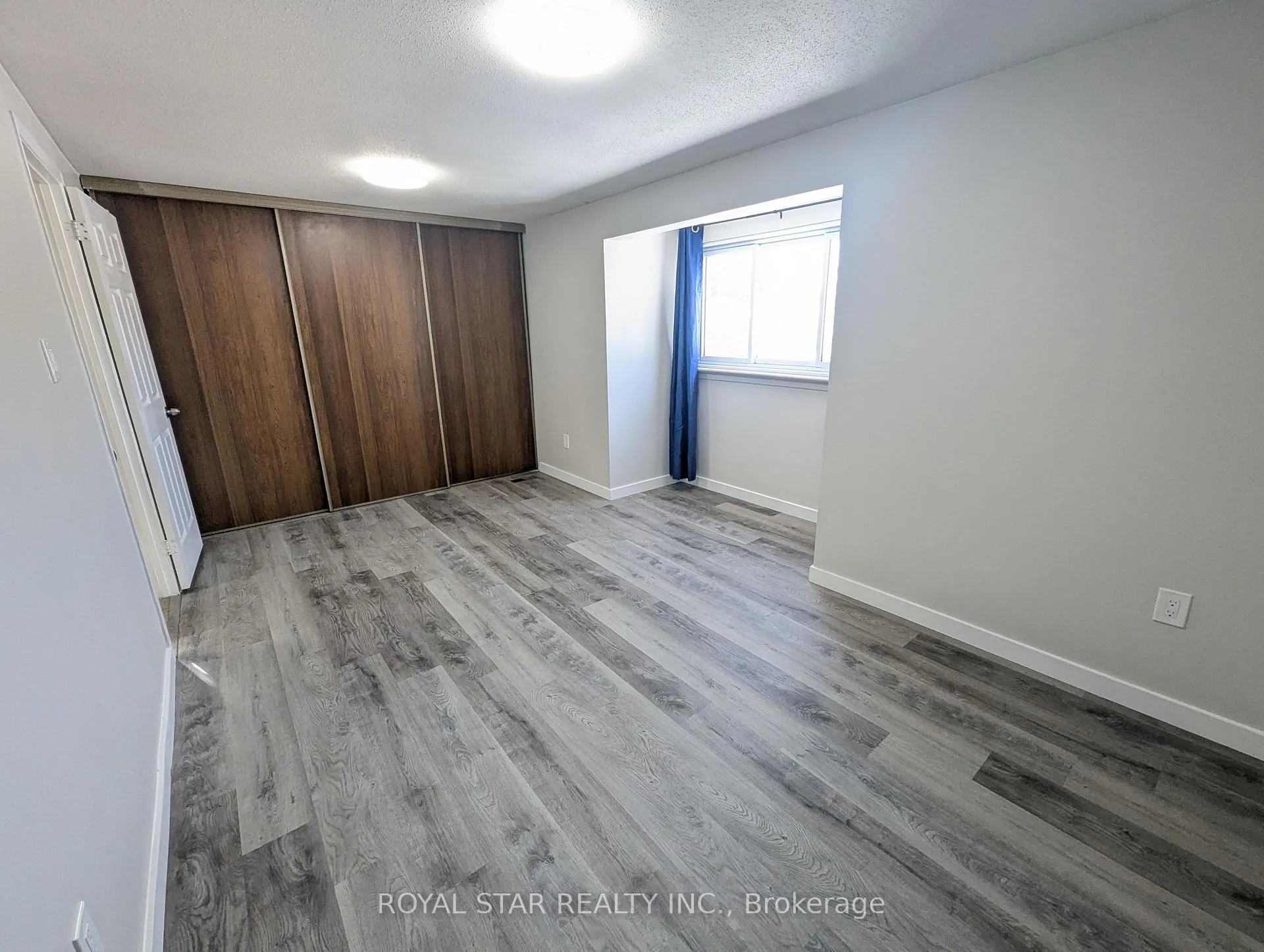 Photo 17 of 44 Winchester Drive, Ottawa, Kanata - Glencairn/Hazeldean — HOMEH