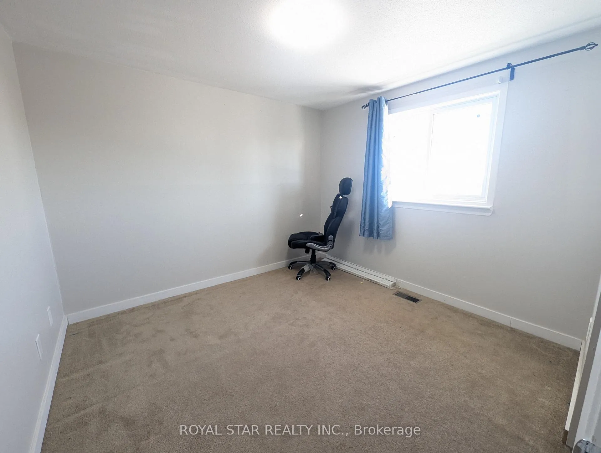 Photo 18 of 44 Winchester Drive, Ottawa, Kanata - Glencairn/Hazeldean — HOMEH