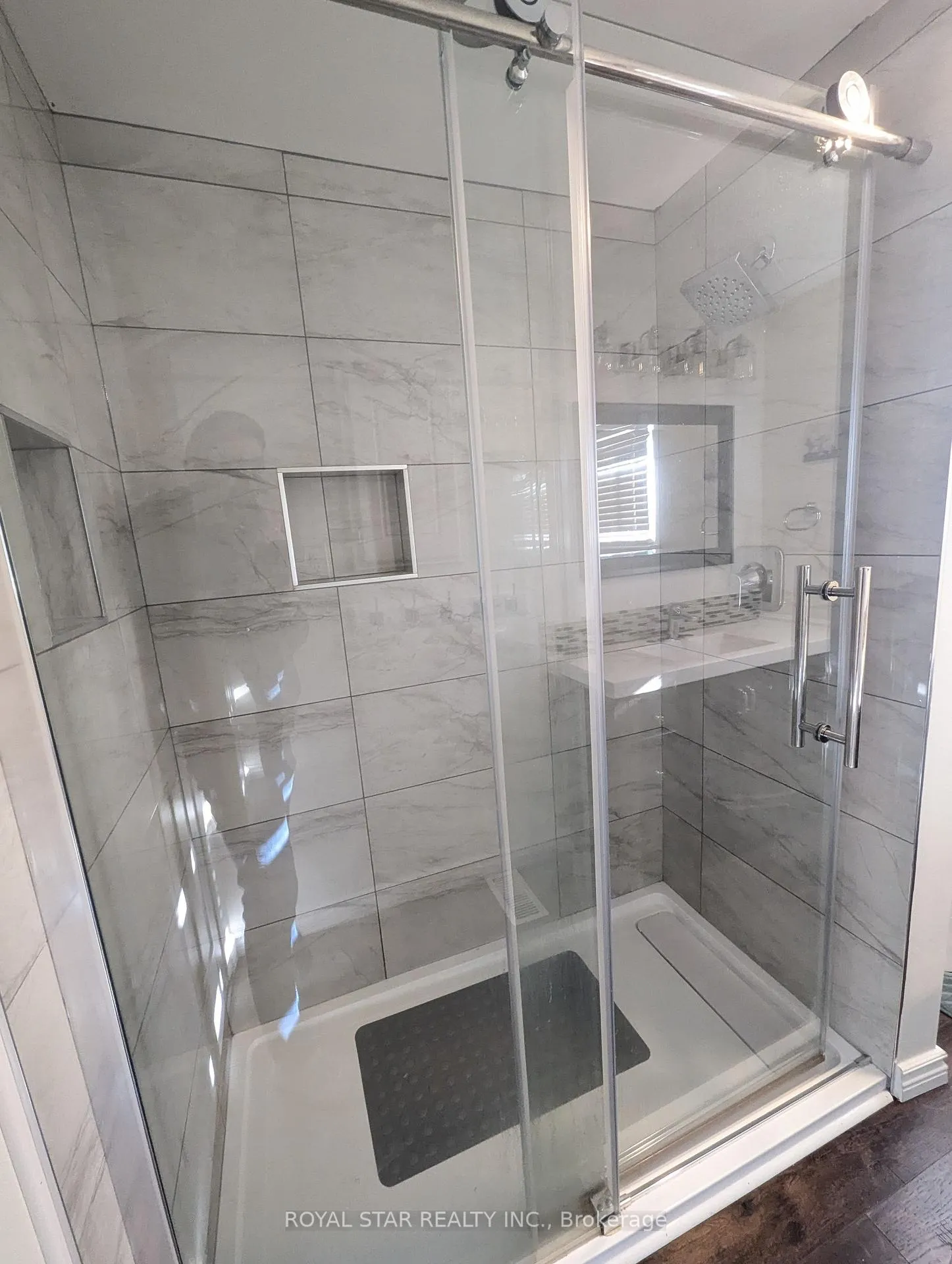 Photo 20 of 44 Winchester Drive, Ottawa, Kanata - Glencairn/Hazeldean — HOMEH