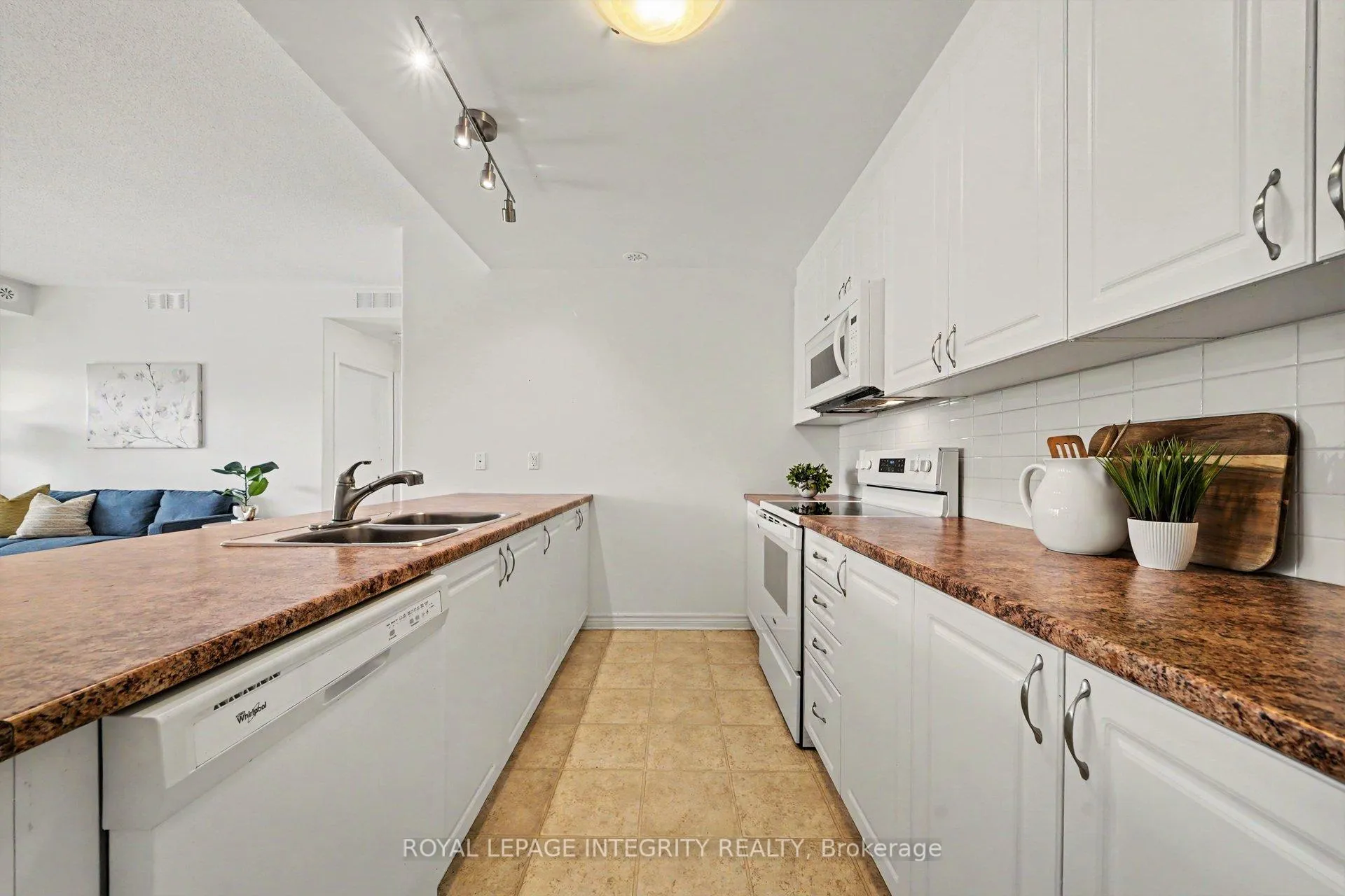 Photo 10 of Unit I, 139 Harthill Way, Ottawa, Barrhaven - Heritage Park — HOMEH