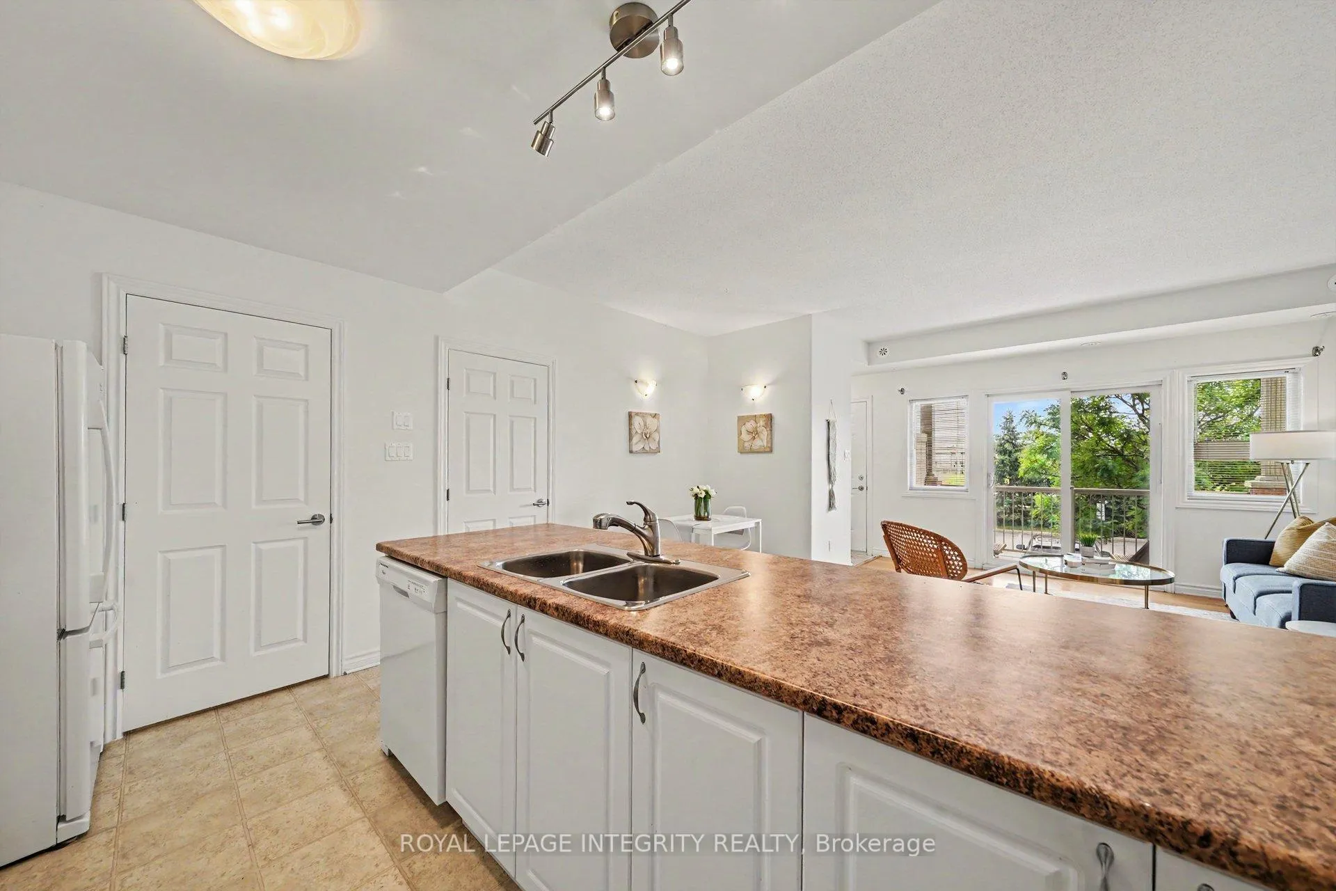 Photo 11 of Unit I, 139 Harthill Way, Ottawa, Barrhaven - Heritage Park — HOMEH