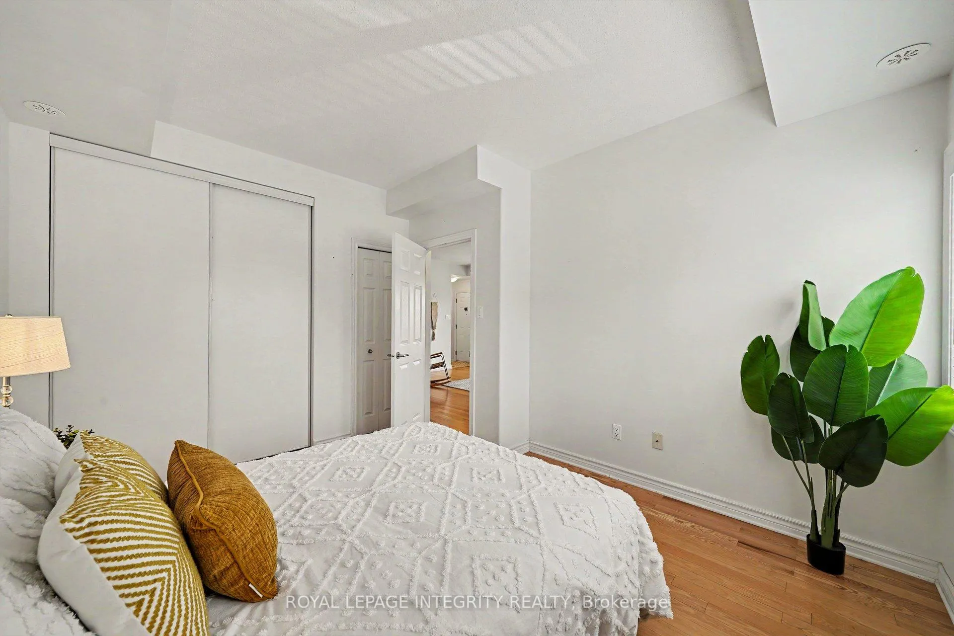 Photo 13 of Unit I, 139 Harthill Way, Ottawa, Barrhaven - Heritage Park — HOMEH