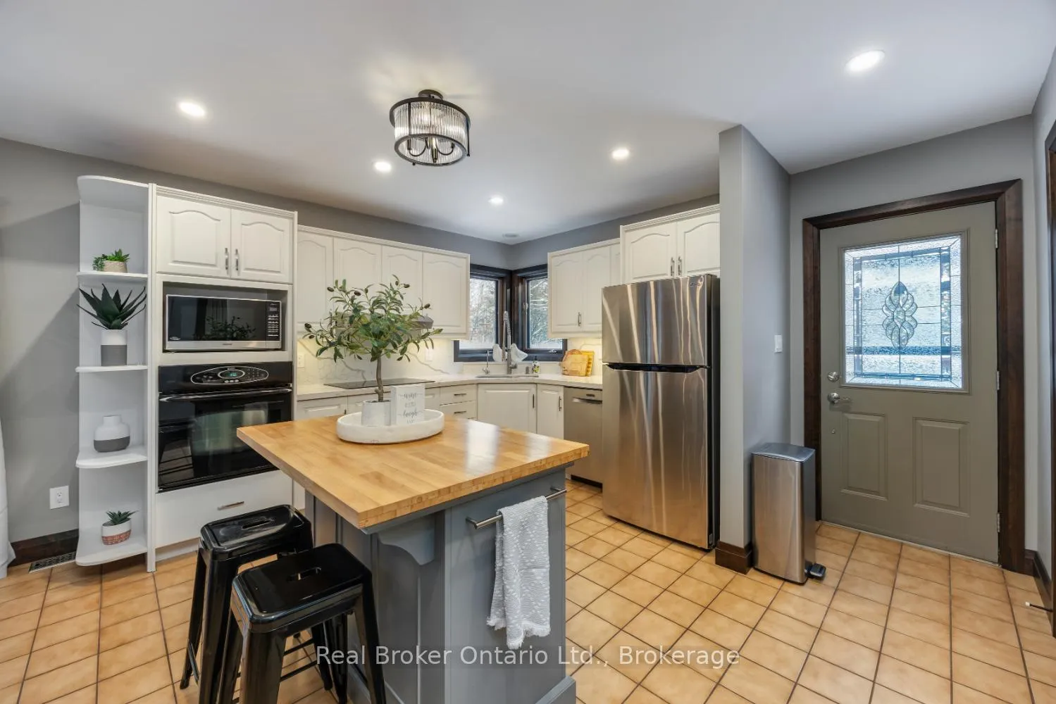 Photo 12 of 5 Sumac Road, Clarington, Rural Clarington — HOMEH