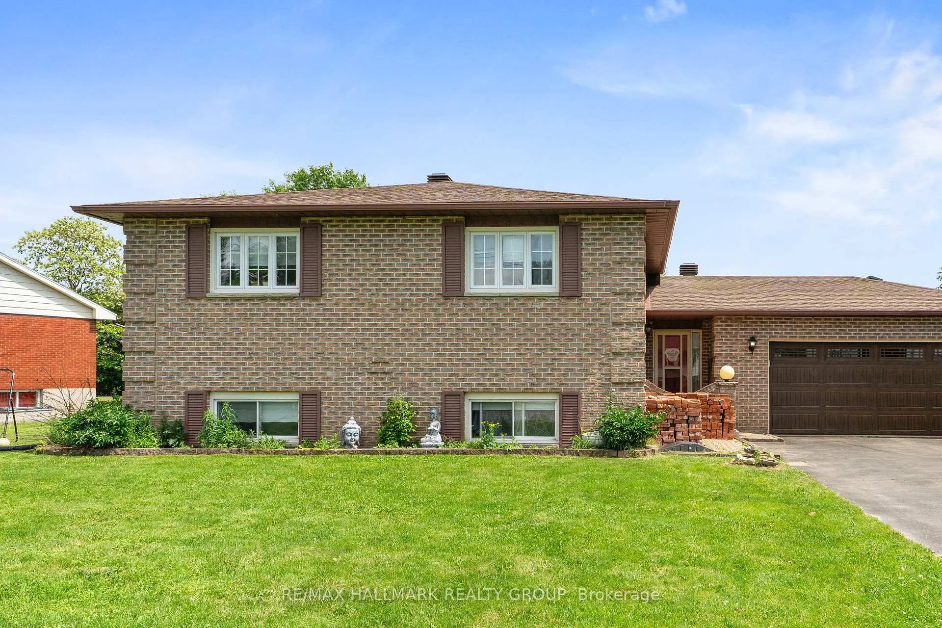 Photo 3 of 17 Sunnymede Avenue, Champlain, Champlain Twp — HOMEH
