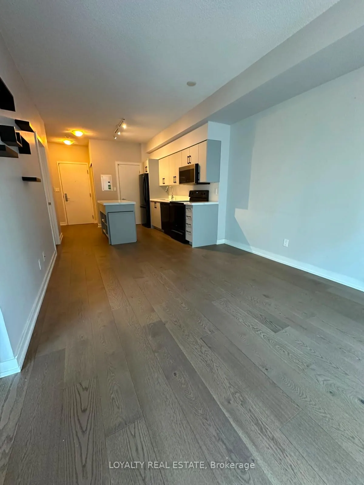 Photo 3 of Unit 1206, 126 Simcoe Street, Toronto, Waterfront Communities — HOMEH
