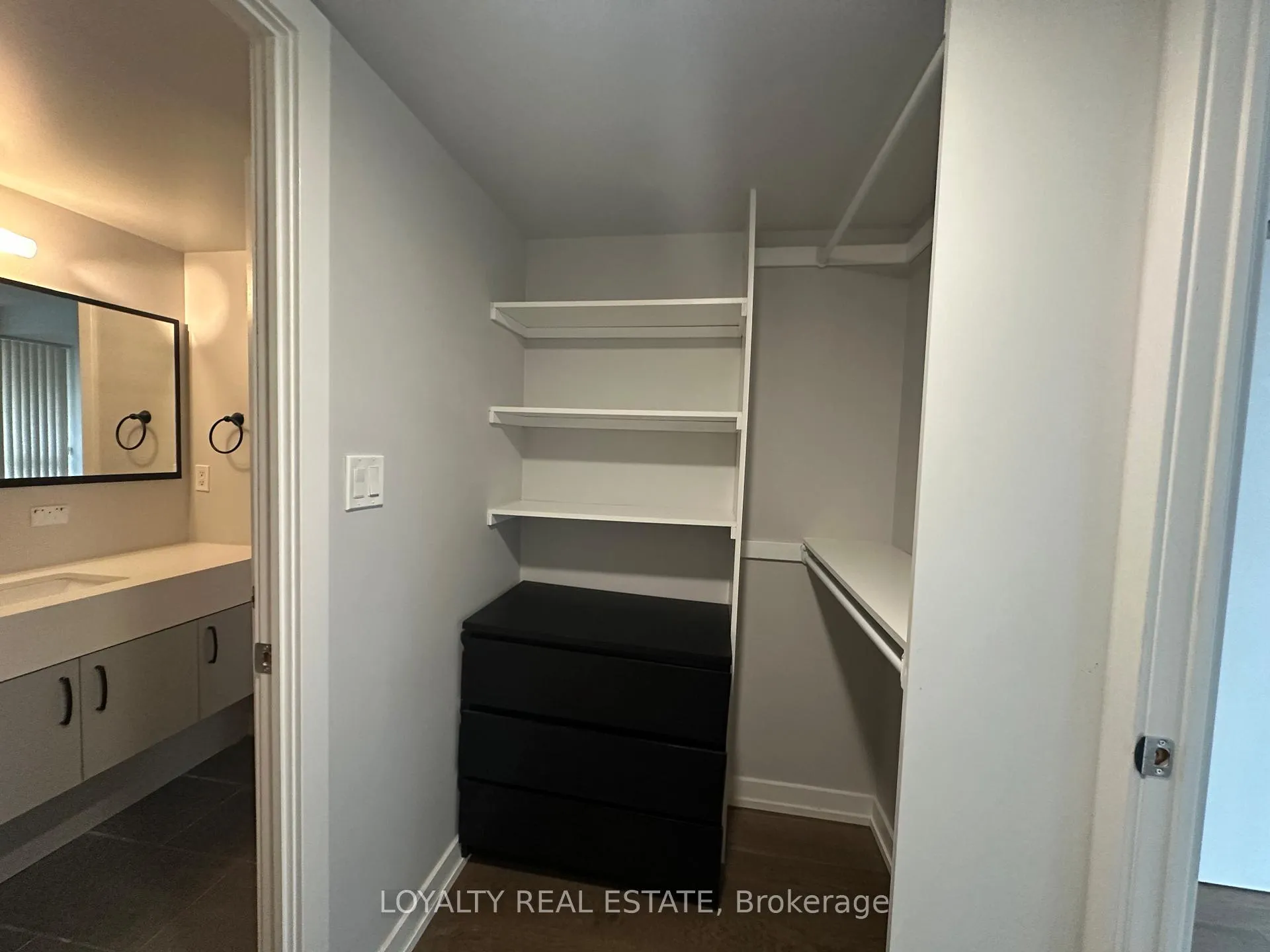Photo 9 of Unit 1206, 126 Simcoe Street, Toronto, Waterfront Communities — HOMEH