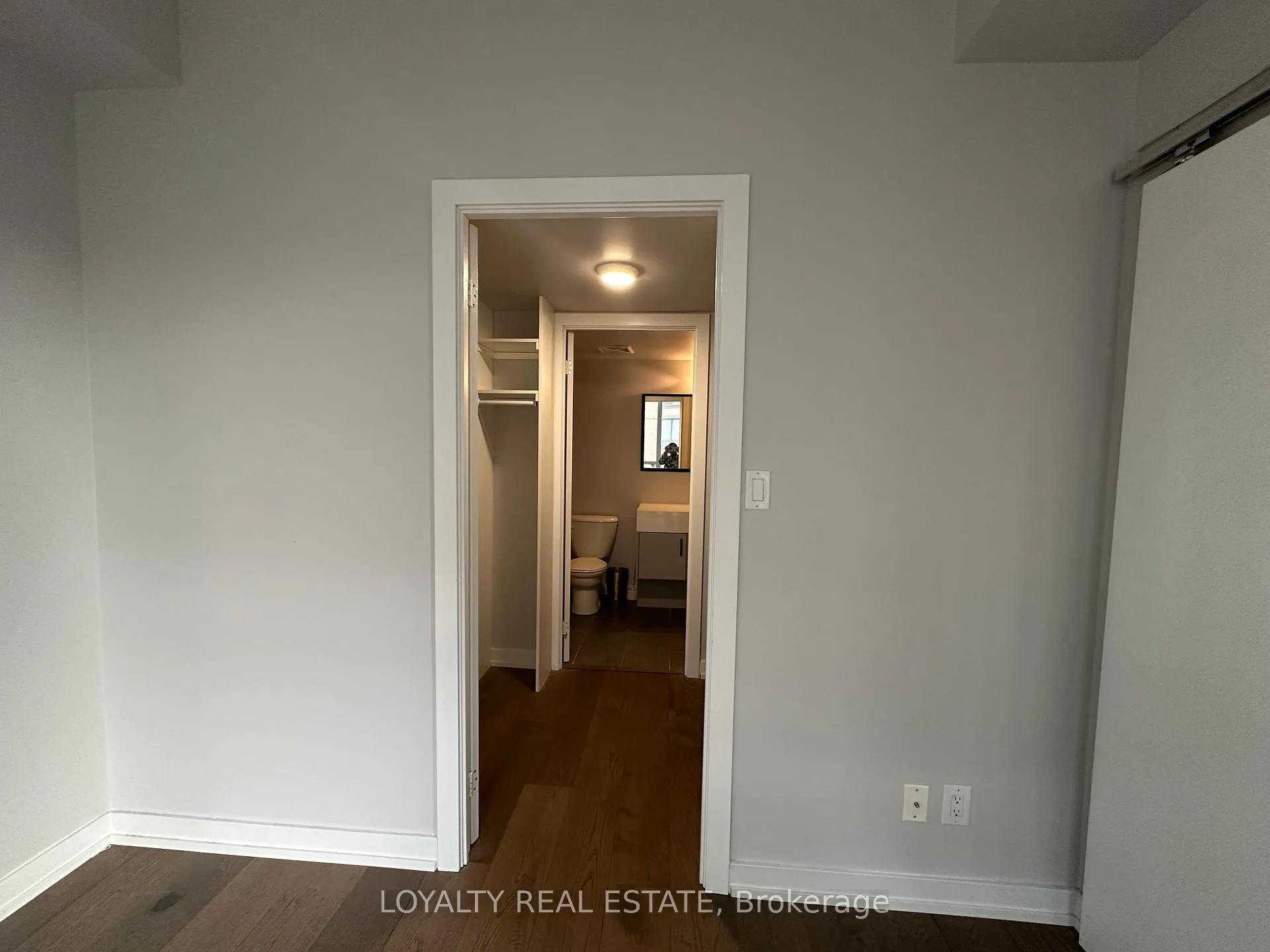 Photo 11 of Unit 1206, 126 Simcoe Street, Toronto, Waterfront Communities — HOMEH