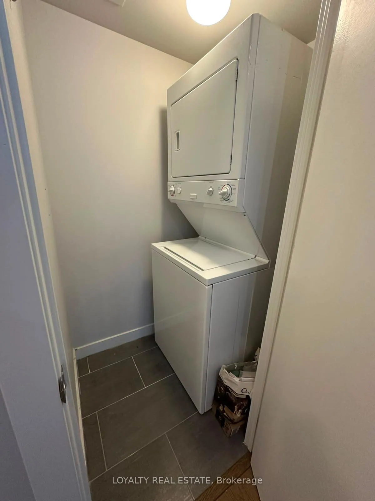 Photo 12 of Unit 1206, 126 Simcoe Street, Toronto, Waterfront Communities — HOMEH