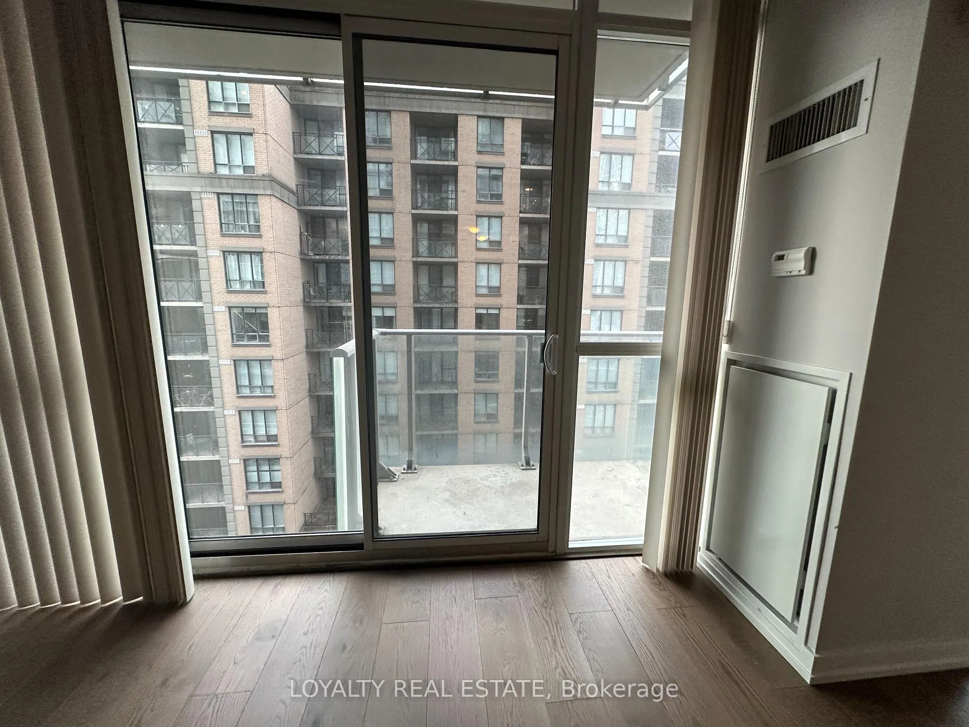 Photo 13 of Unit 1206, 126 Simcoe Street, Toronto, Waterfront Communities — HOMEH