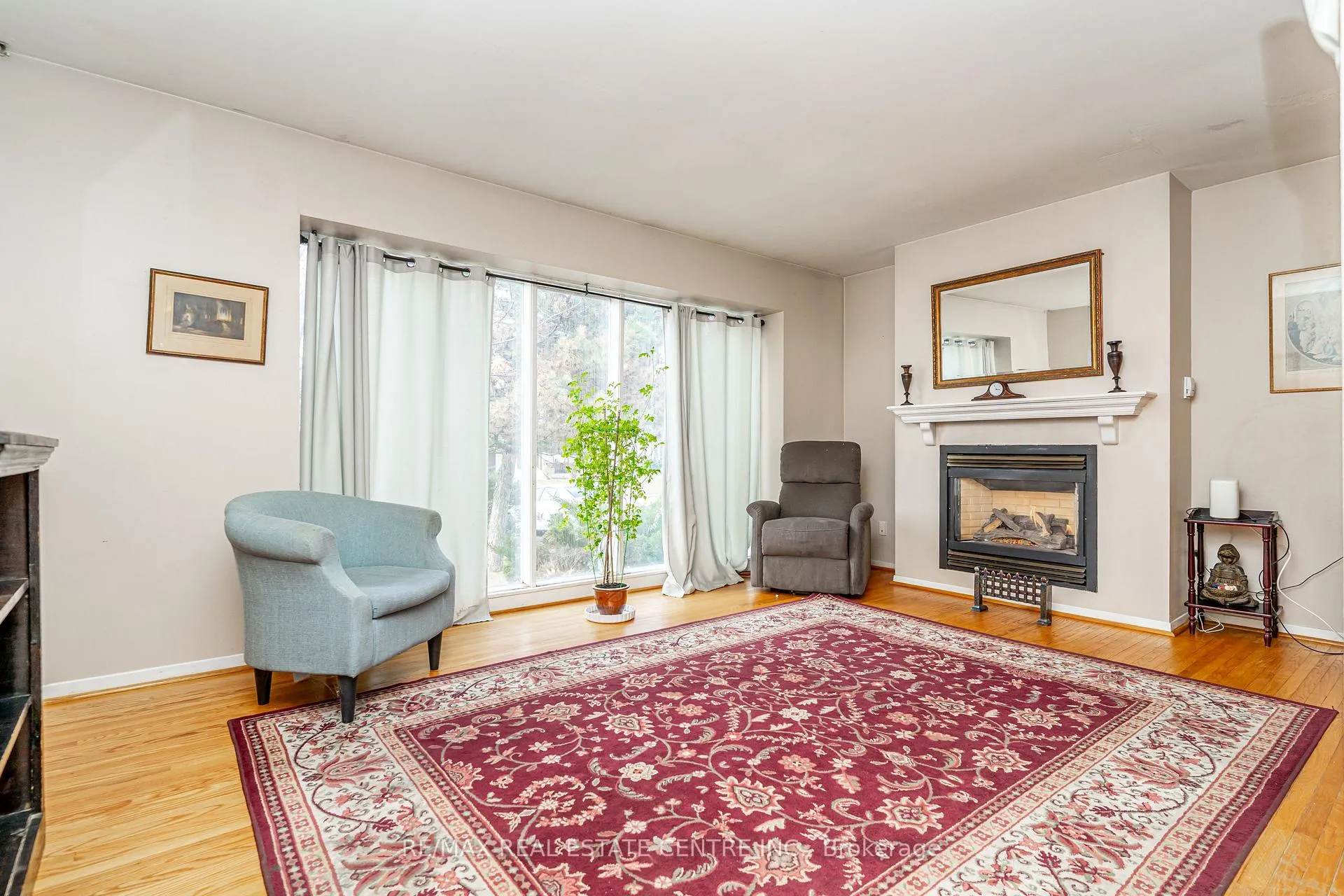 Photo 7 of 28 Cavendish Crescent, Brampton, Avondale — HOMEH
