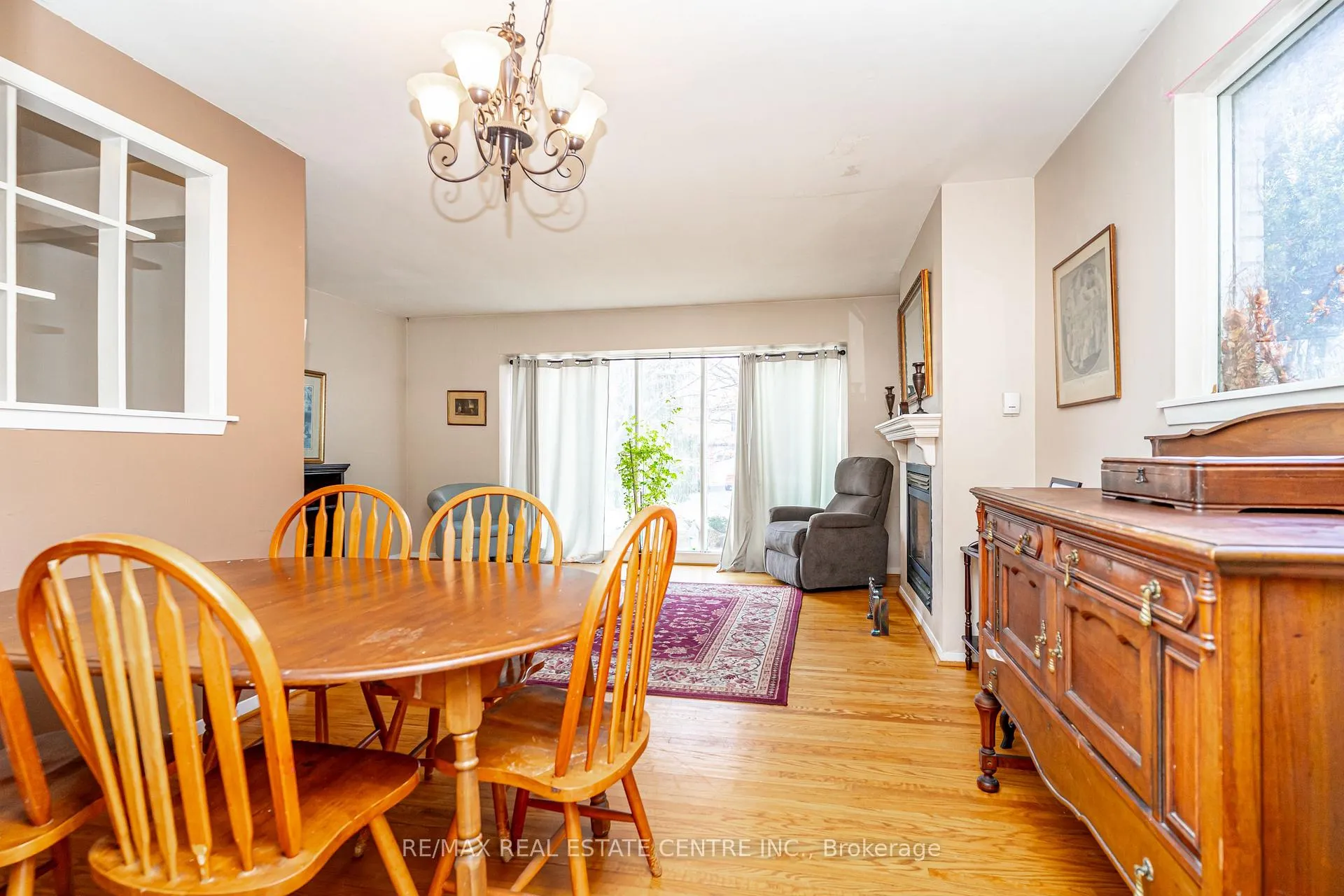 Photo 12 of 28 Cavendish Crescent, Brampton, Avondale — HOMEH