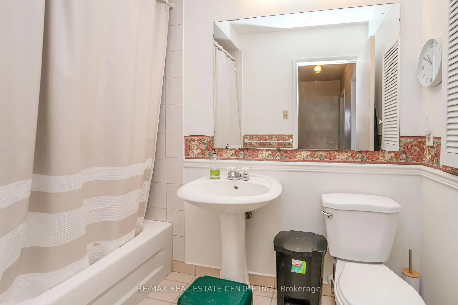 Photo 24 of 28 Cavendish Crescent, Brampton, Avondale — HOMEH