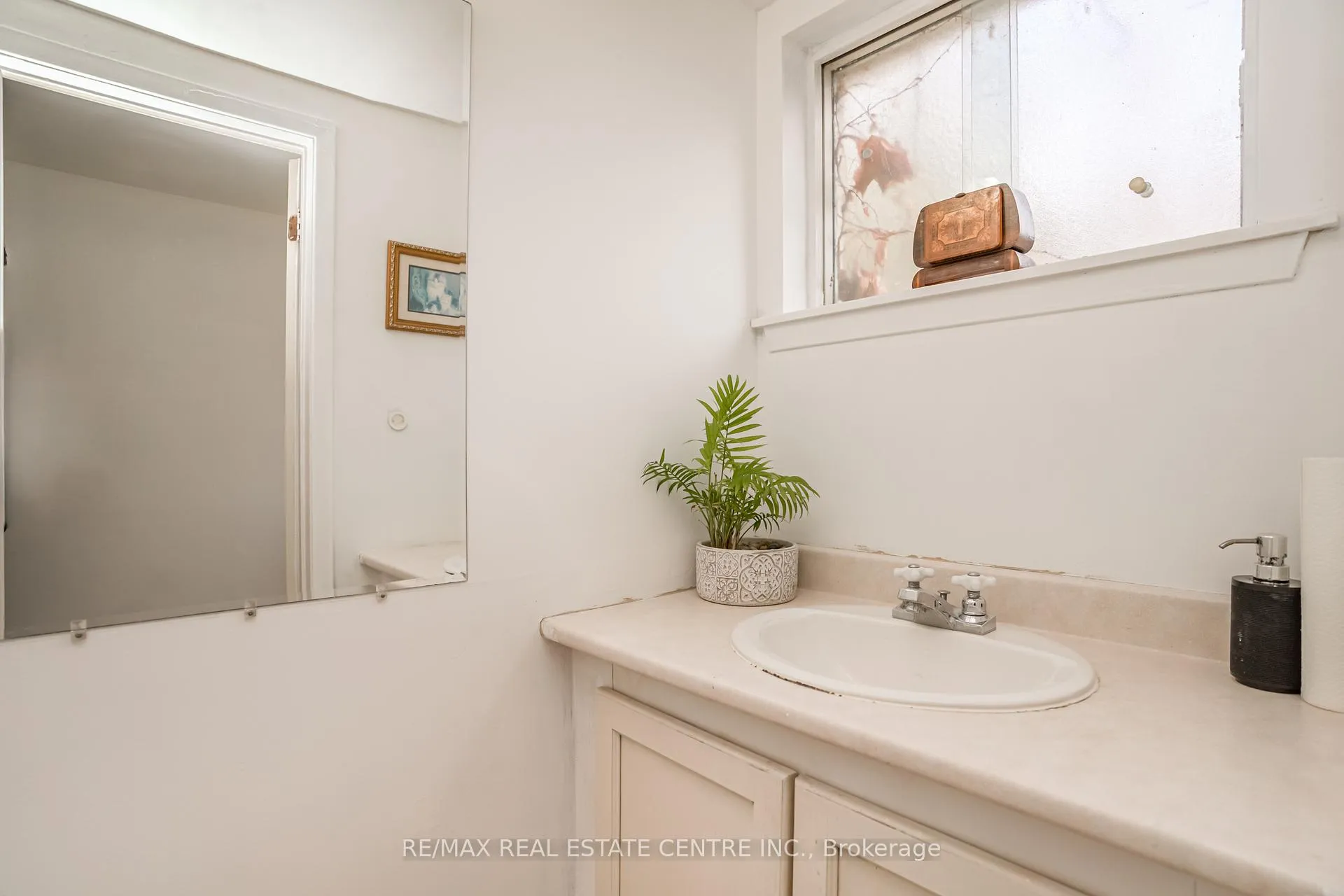 Photo 27 of 28 Cavendish Crescent, Brampton, Avondale — HOMEH
