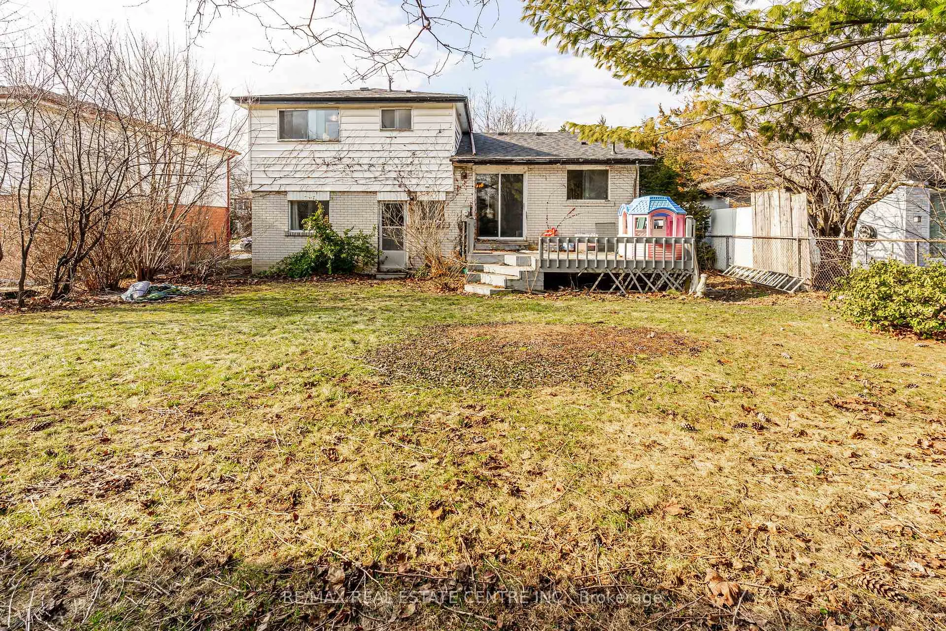 Photo 28 of 28 Cavendish Crescent, Brampton, Avondale — HOMEH
