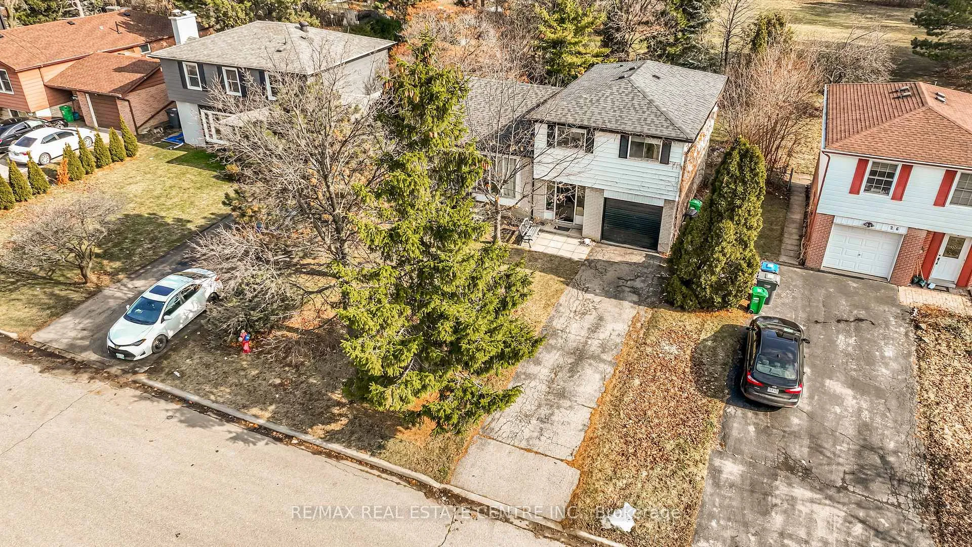 Photo 33 of 28 Cavendish Crescent, Brampton, Avondale — HOMEH