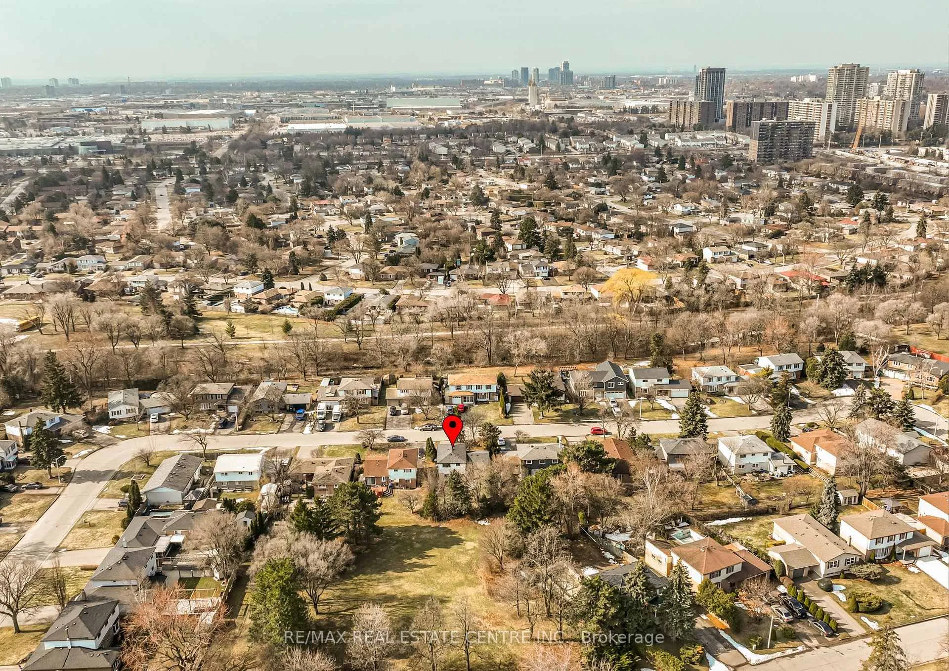Photo 37 of 28 Cavendish Crescent, Brampton, Avondale — HOMEH