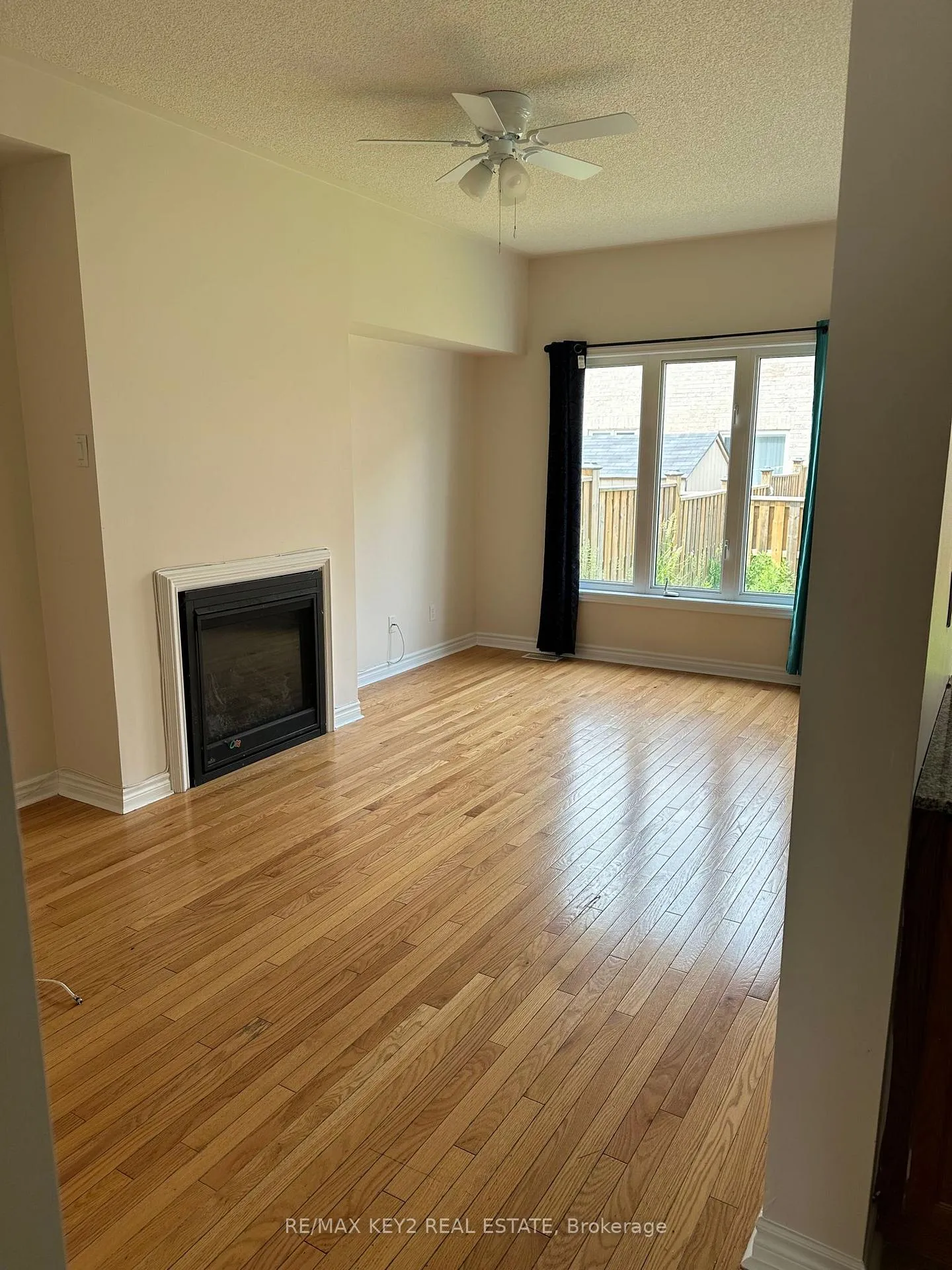 Photo 4 of 1623 Winville Road, Pickering, Duffin Heights — HOMEH
