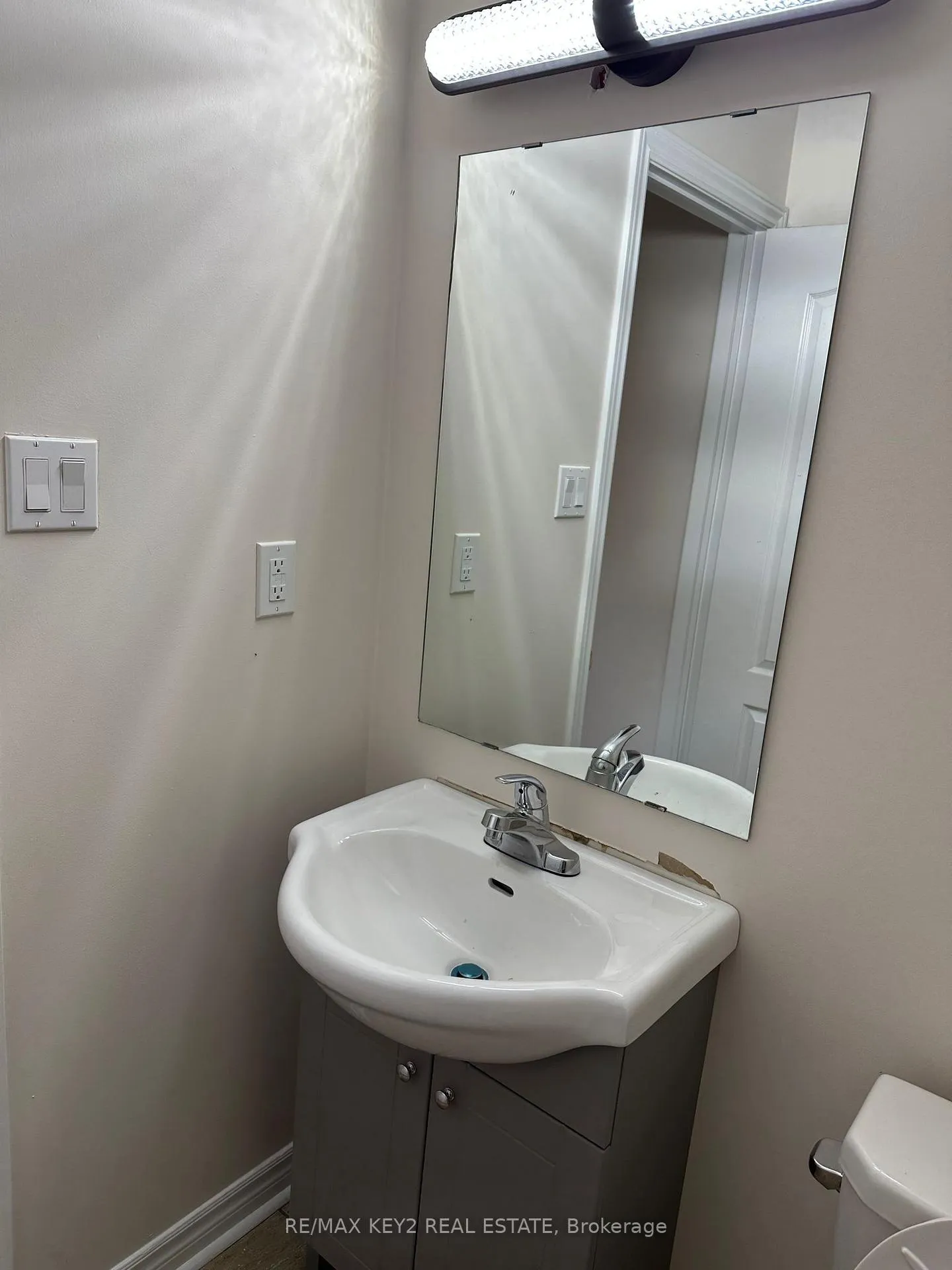 Photo 8 of 1623 Winville Road, Pickering, Duffin Heights — HOMEH