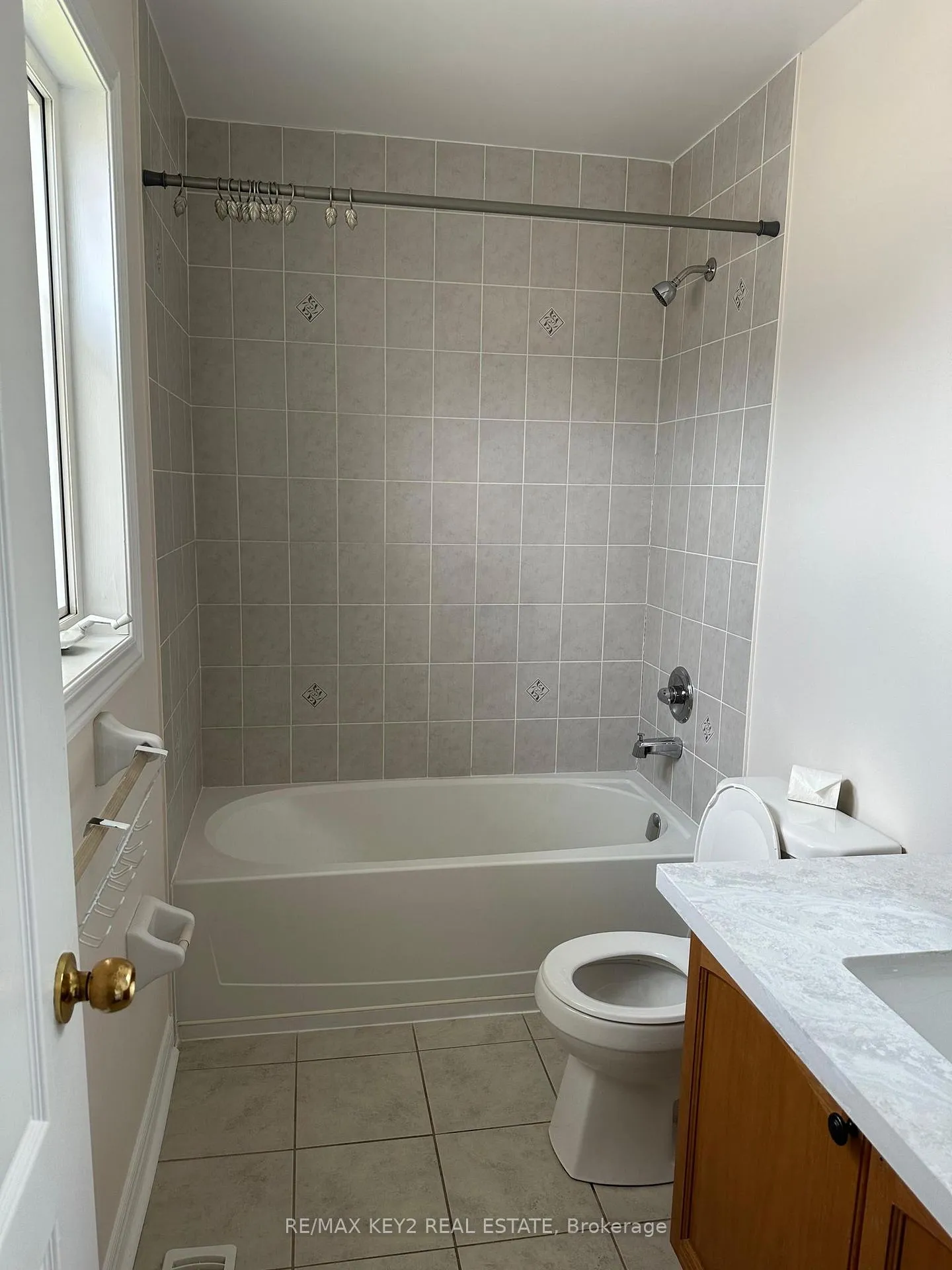 Photo 15 of 1623 Winville Road, Pickering, Duffin Heights — HOMEH