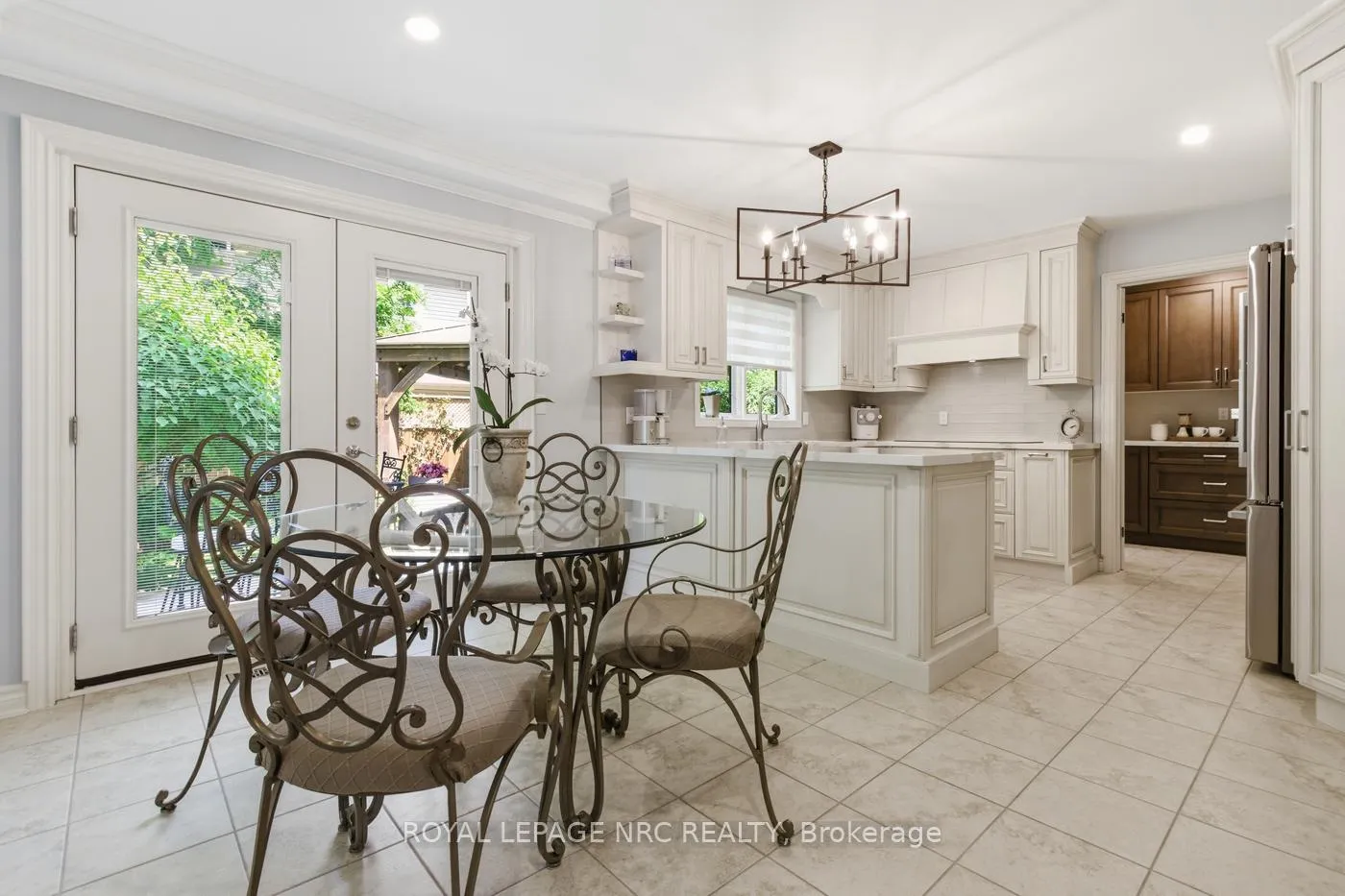 Photo 16 of 15 Brigantine Court, St. Catharines, Port Weller — HOMEH