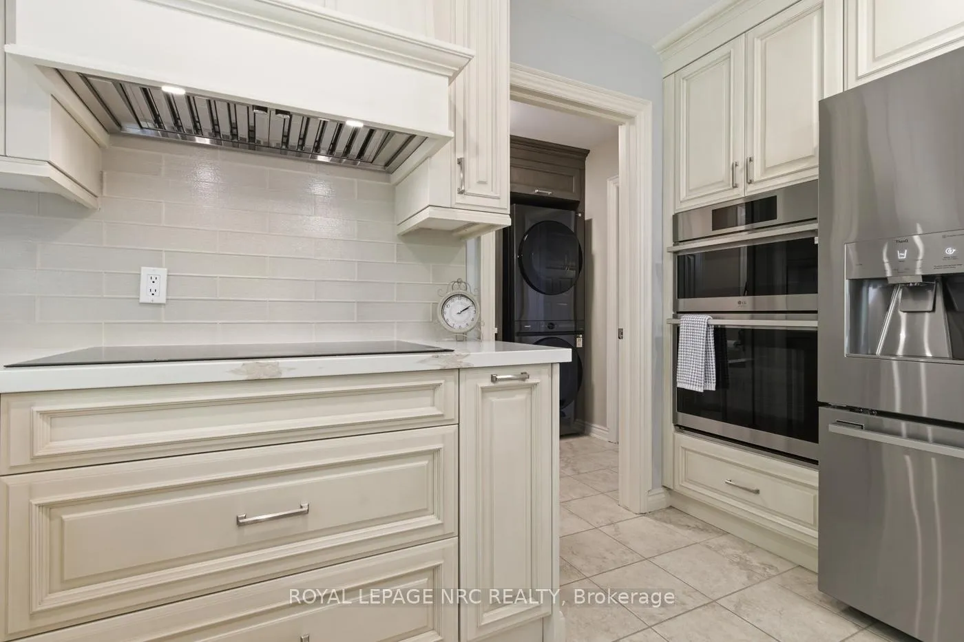 Photo 28 of 15 Brigantine Court, St. Catharines, Port Weller — HOMEH