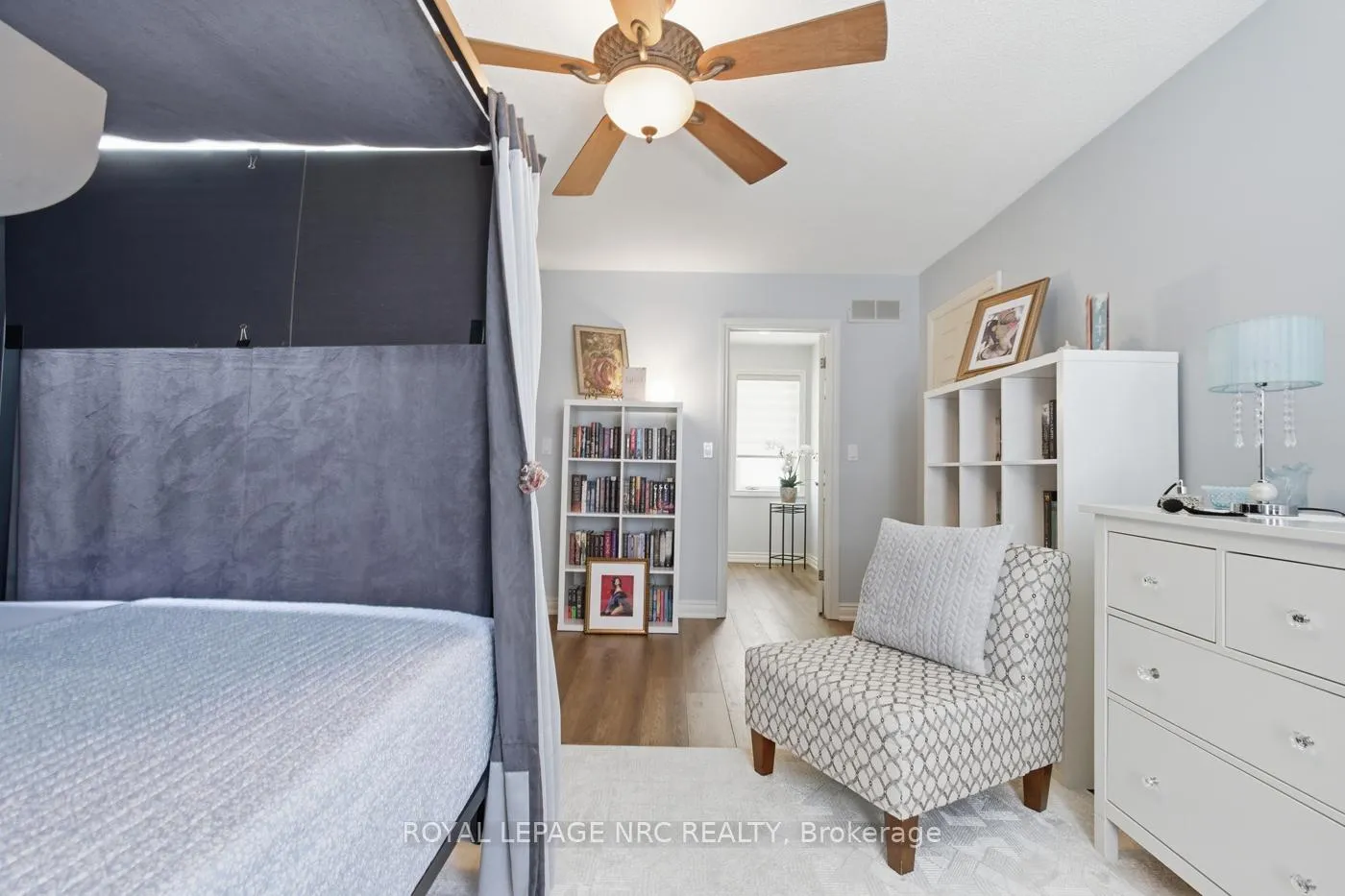 Photo 38 of 15 Brigantine Court, St. Catharines, Port Weller — HOMEH