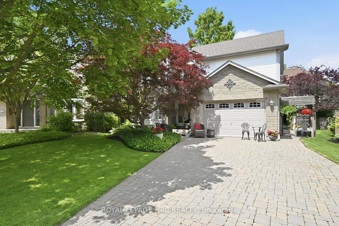 Photo 2 of 15 Brigantine Court, St. Catharines, Port Weller — HOMEH