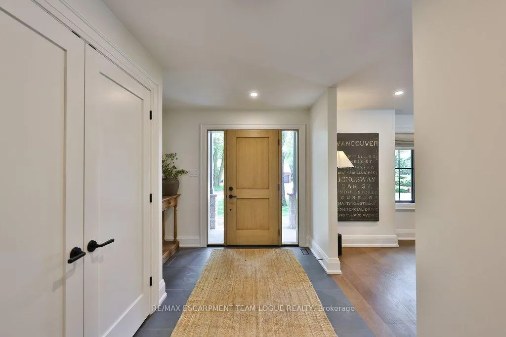 Photo 3 of 211 Ascot Place, Burlington, LaSalle — HOMEH