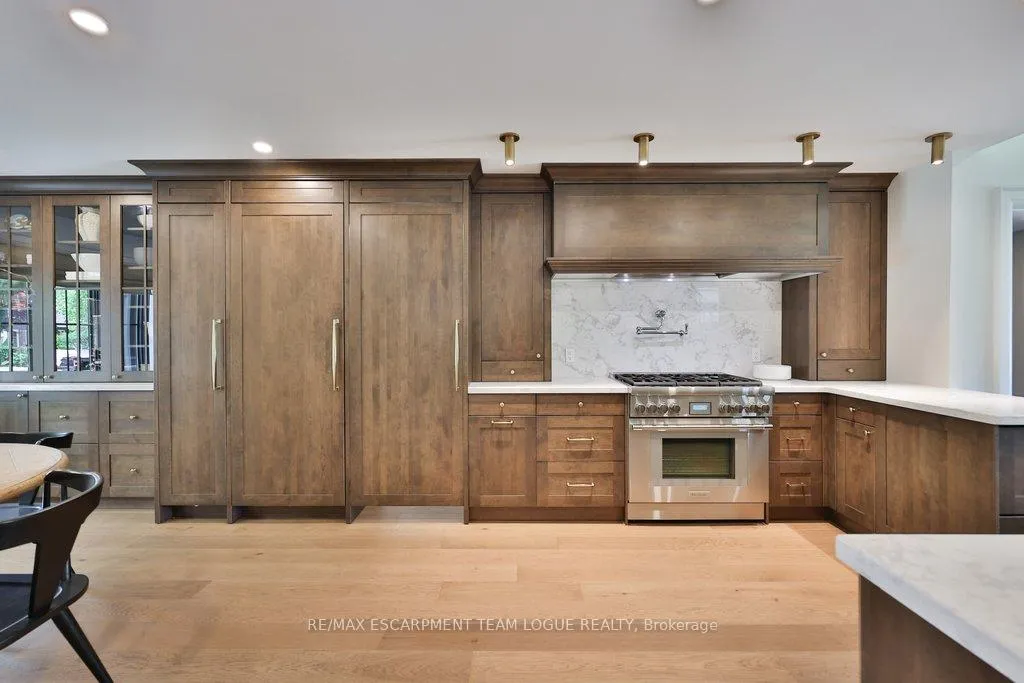 Photo 4 of 211 Ascot Place, Burlington, LaSalle — HOMEH