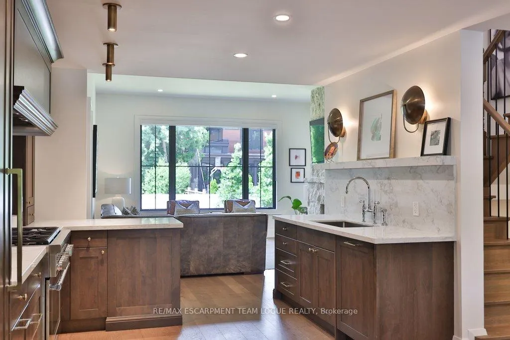 Photo 8 of 211 Ascot Place, Burlington, LaSalle — HOMEH