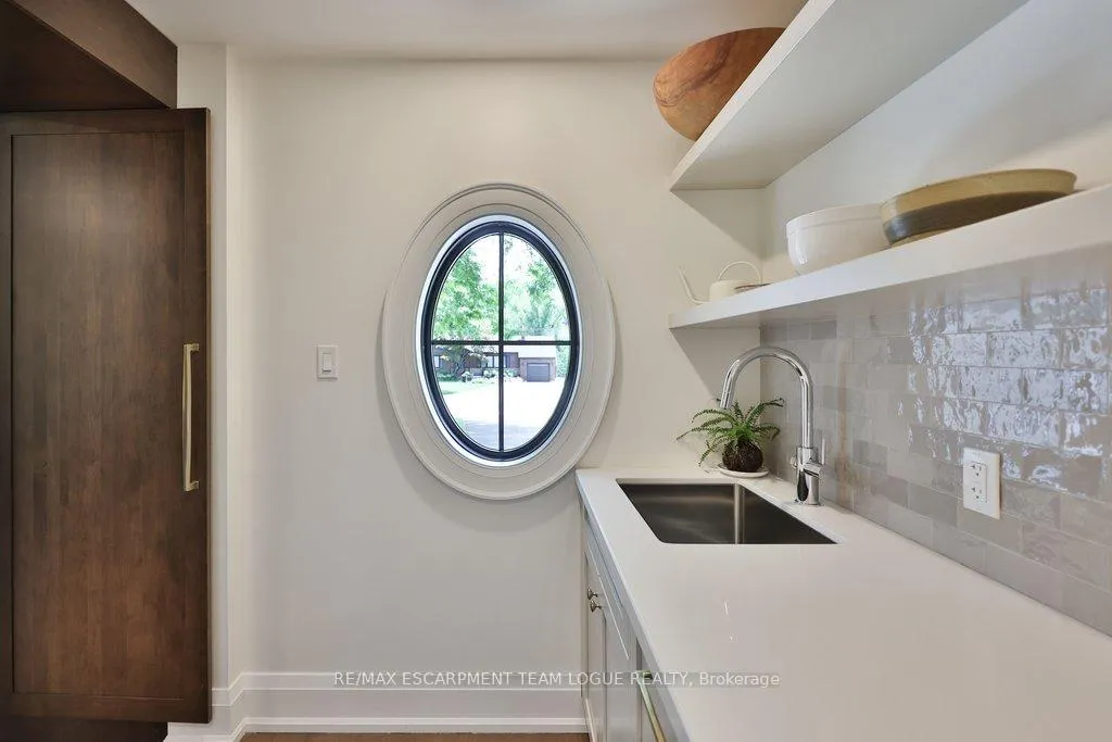 Photo 12 of 211 Ascot Place, Burlington, LaSalle — HOMEH