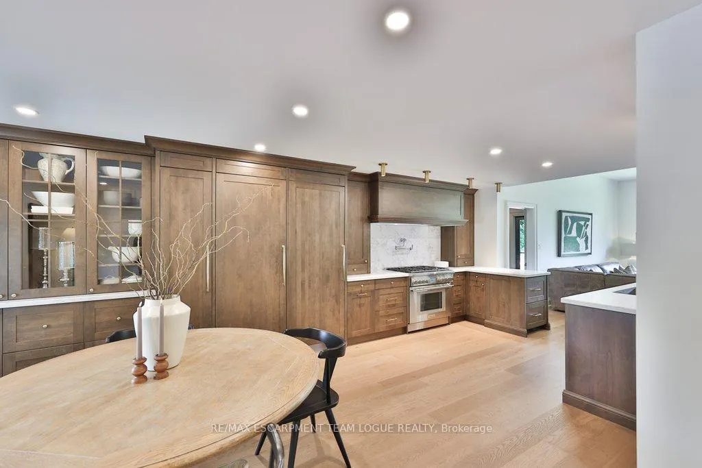 Photo 15 of 211 Ascot Place, Burlington, LaSalle — HOMEH