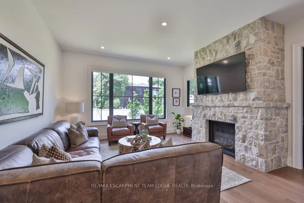 Photo 16 of 211 Ascot Place, Burlington, LaSalle — HOMEH