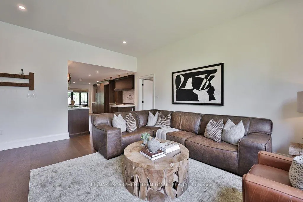 Photo 18 of 211 Ascot Place, Burlington, LaSalle — HOMEH