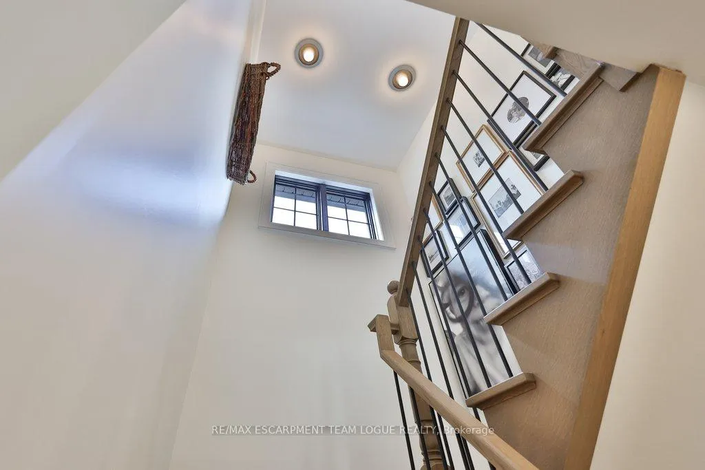 Photo 21 of 211 Ascot Place, Burlington, LaSalle — HOMEH