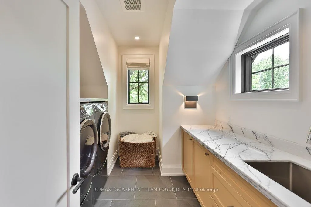 Photo 35 of 211 Ascot Place, Burlington, LaSalle — HOMEH