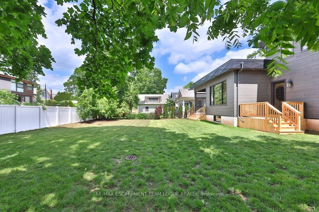 Photo 42 of 211 Ascot Place, Burlington, LaSalle — HOMEH