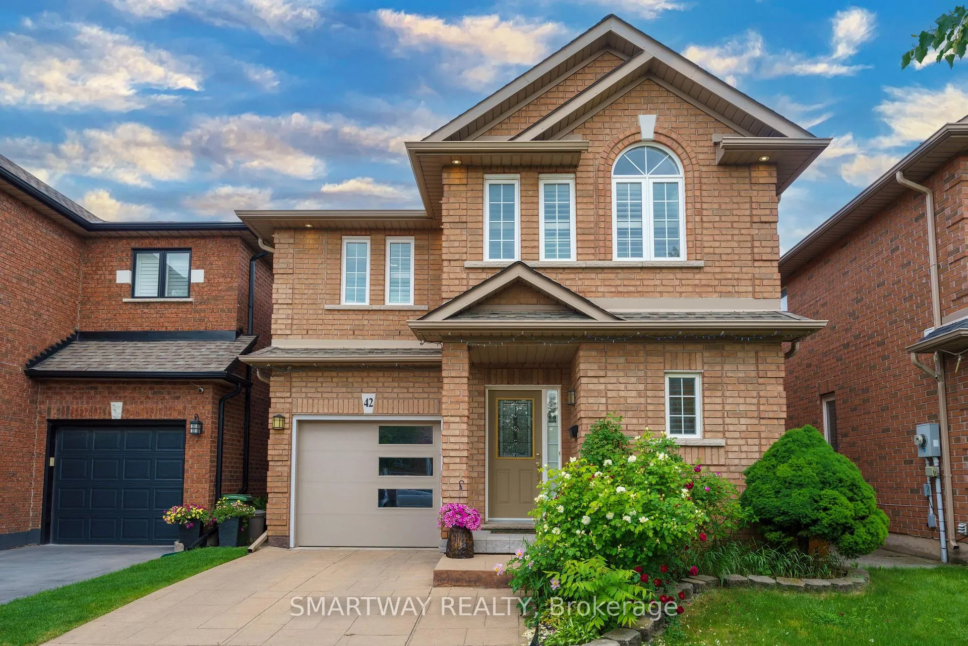 Photo 1 of 42 Peachwood Crescent, Hamilton, Stoney Creek — HOMEH