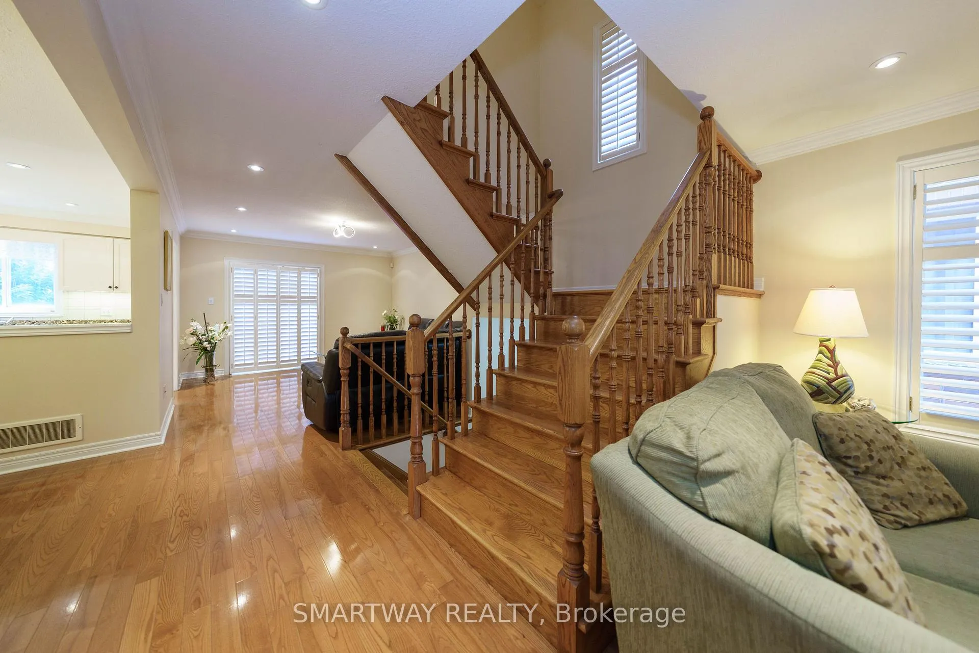 Photo 11 of 42 Peachwood Crescent, Hamilton, Stoney Creek — HOMEH