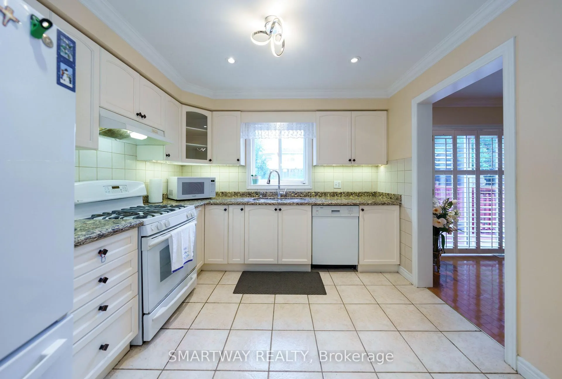 Photo 13 of 42 Peachwood Crescent, Hamilton, Stoney Creek — HOMEH