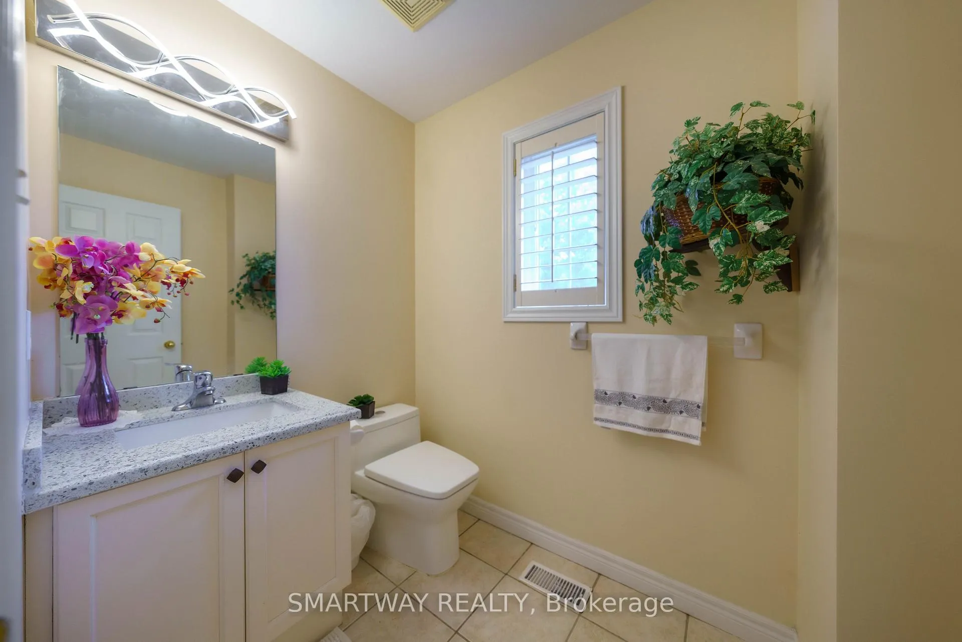 Photo 24 of 42 Peachwood Crescent, Hamilton, Stoney Creek — HOMEH