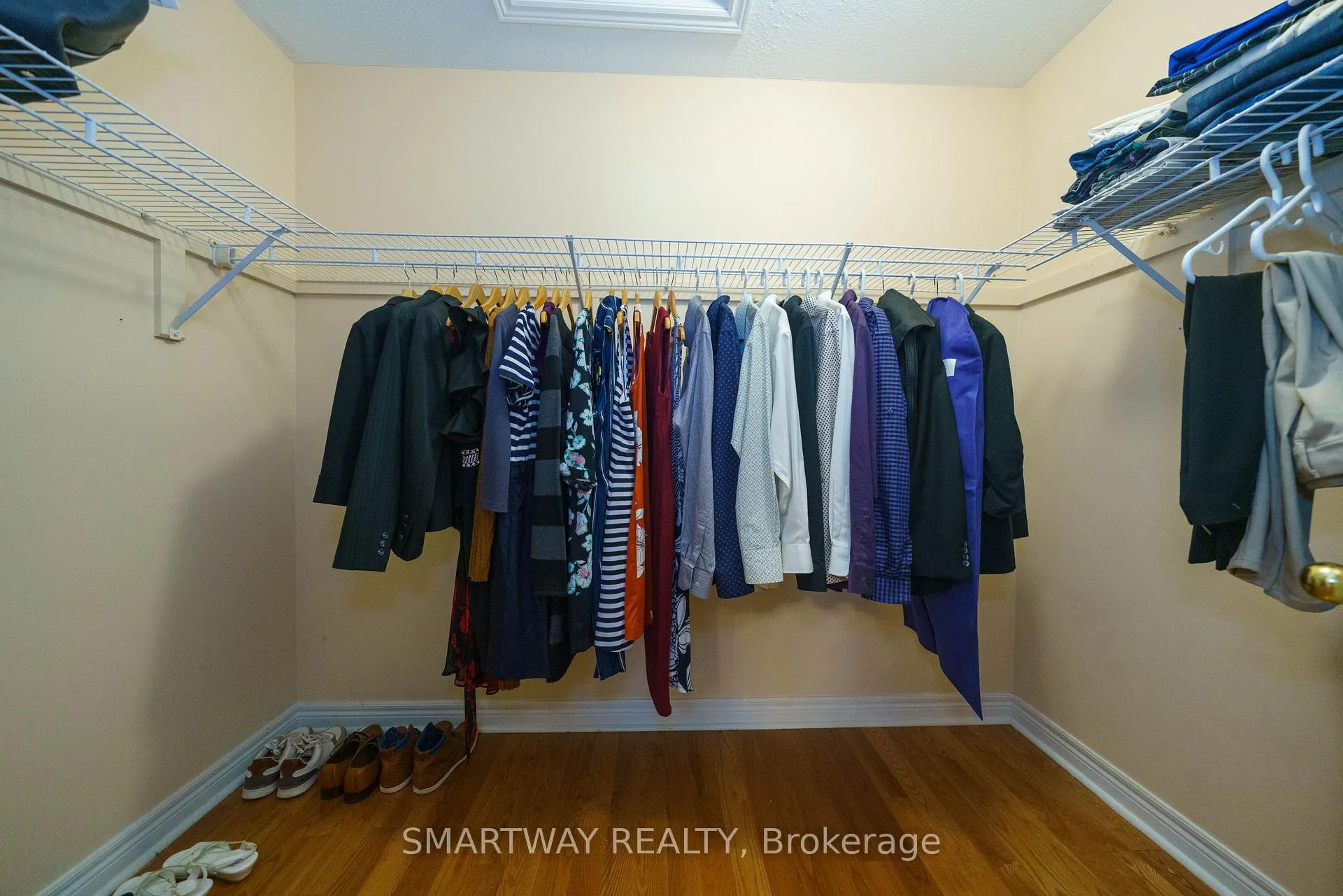 Photo 32 of 42 Peachwood Crescent, Hamilton, Stoney Creek — HOMEH