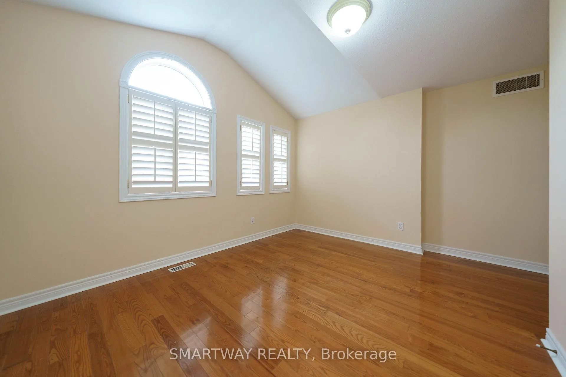 Photo 39 of 42 Peachwood Crescent, Hamilton, Stoney Creek — HOMEH