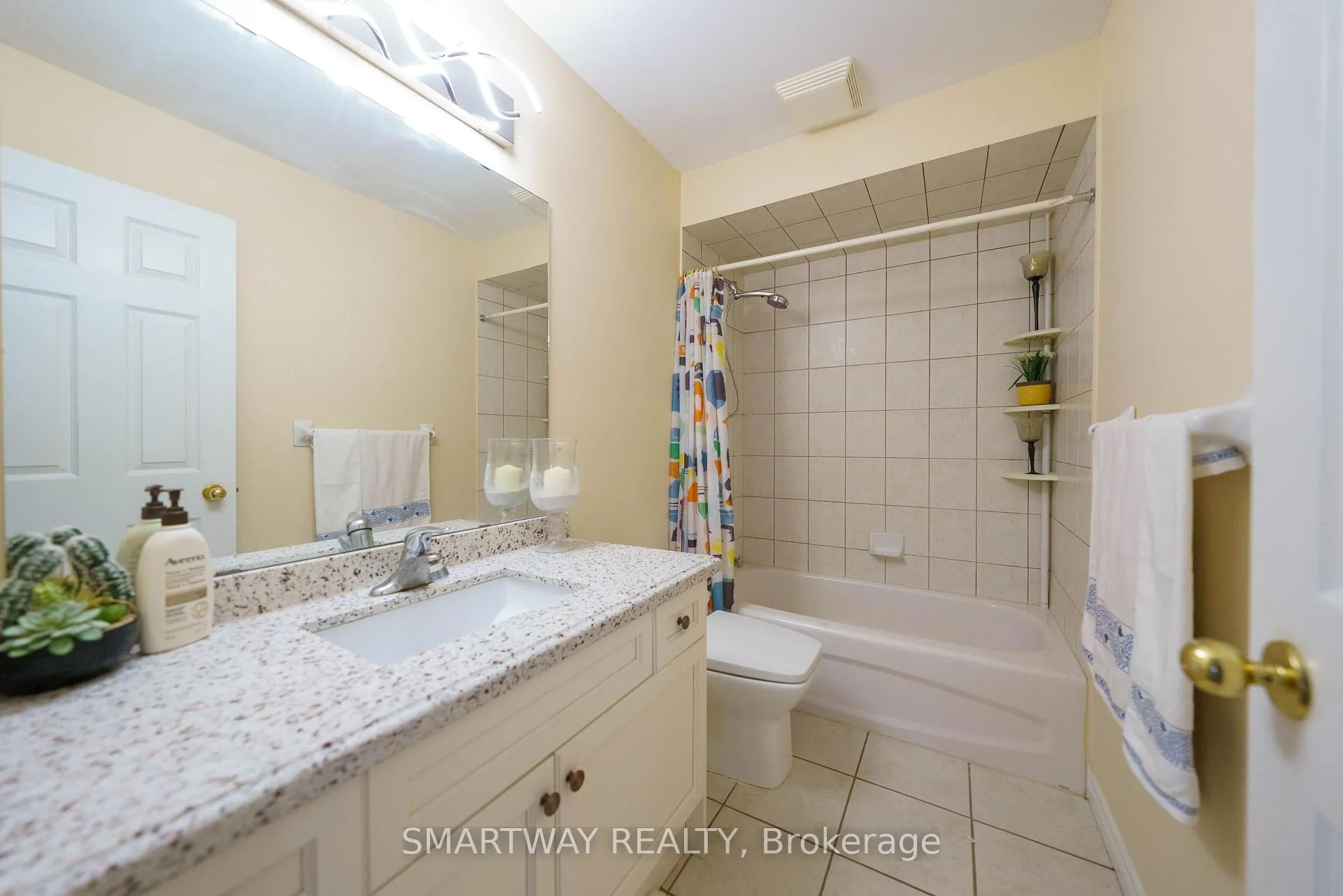 Photo 40 of 42 Peachwood Crescent, Hamilton, Stoney Creek — HOMEH