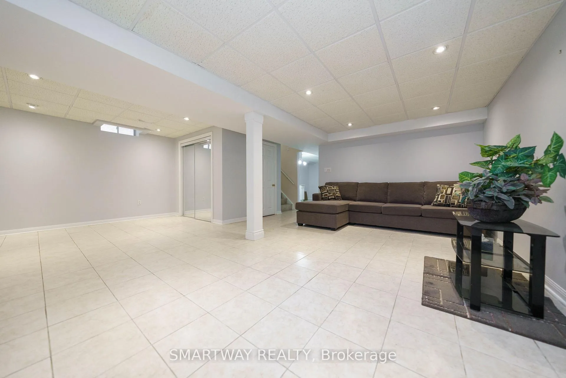 Photo 41 of 42 Peachwood Crescent, Hamilton, Stoney Creek — HOMEH