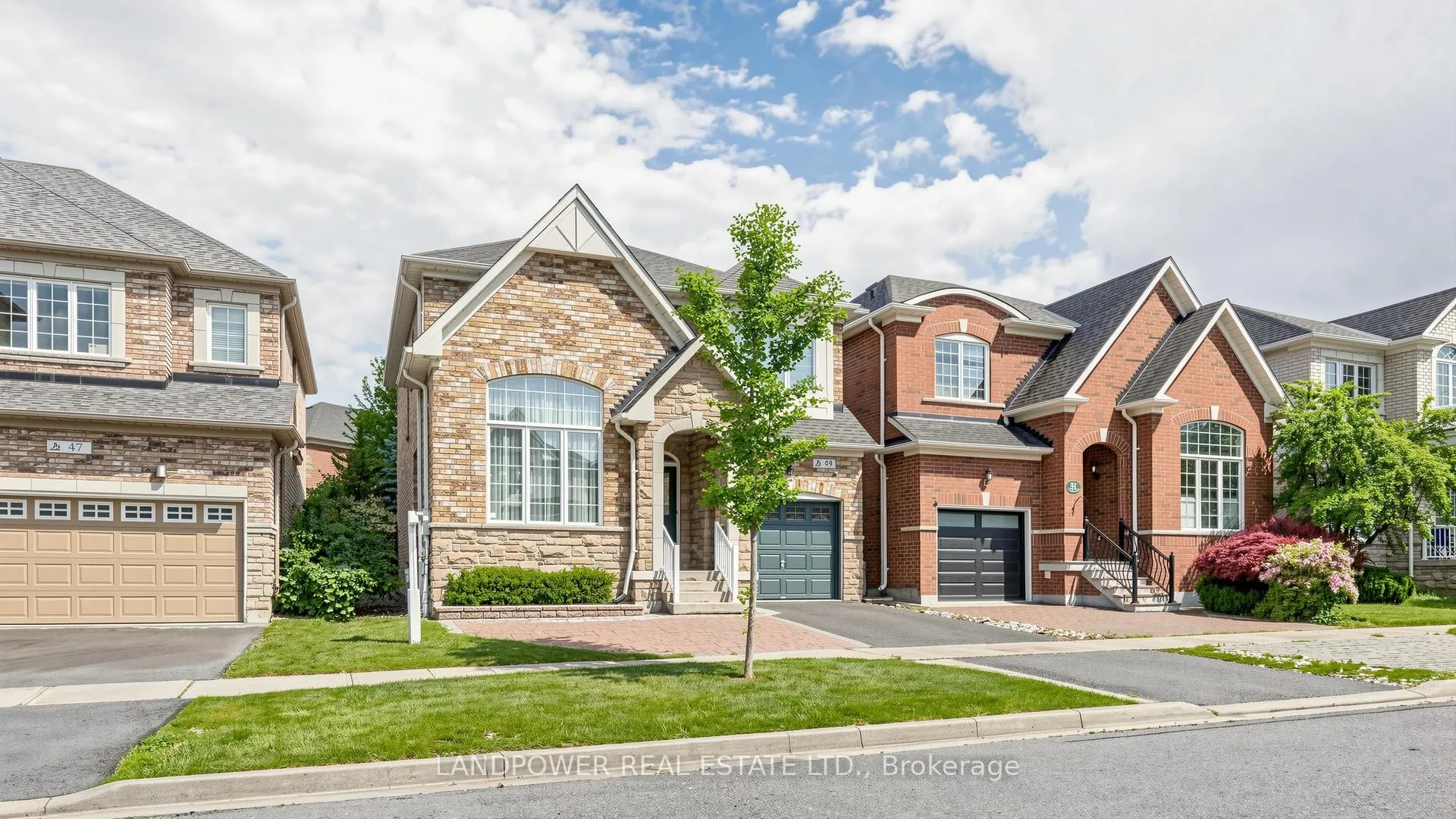 Photo 2 of 49 Winter Creek Crescent, Markham, Victoria Manor-Jennings Gate — HOMEH